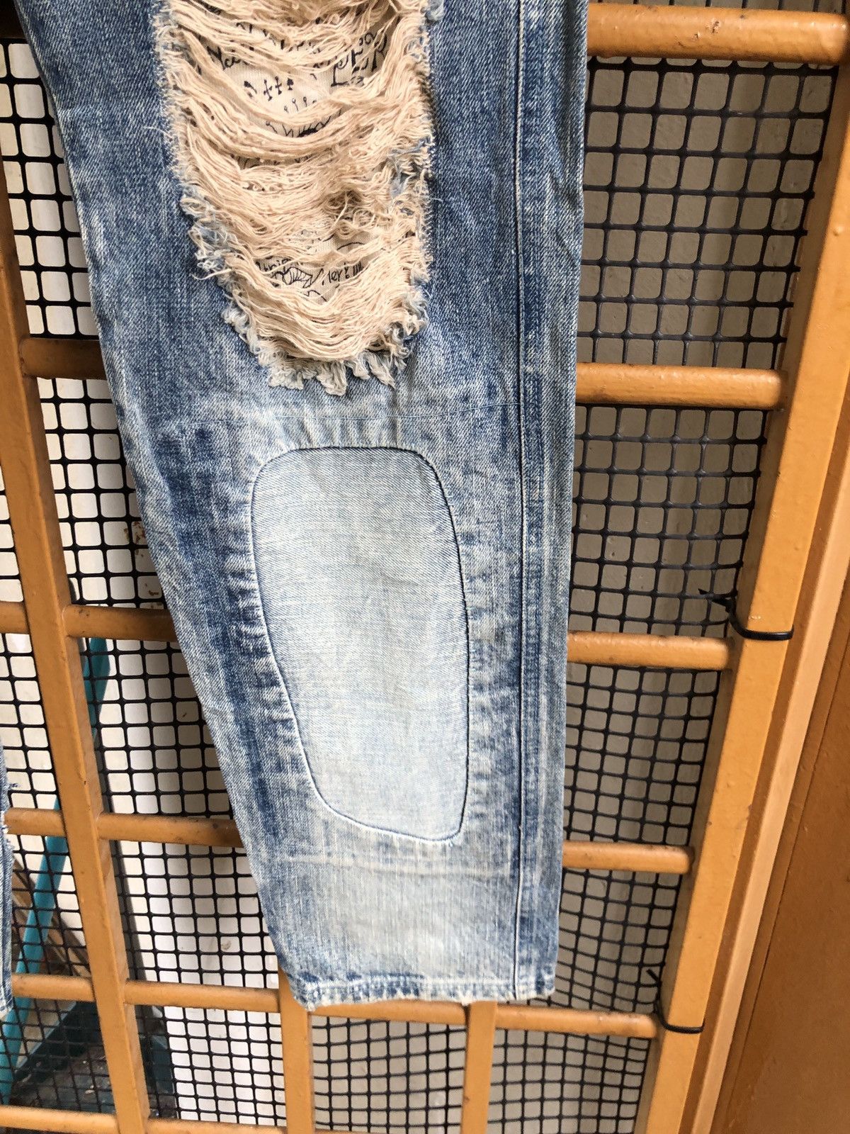 Japanese Brand CANDY STRIPPER DISTRESSED STYLE DENIM JEANS Size US 32 / EU 48 - 3 Thumbnail