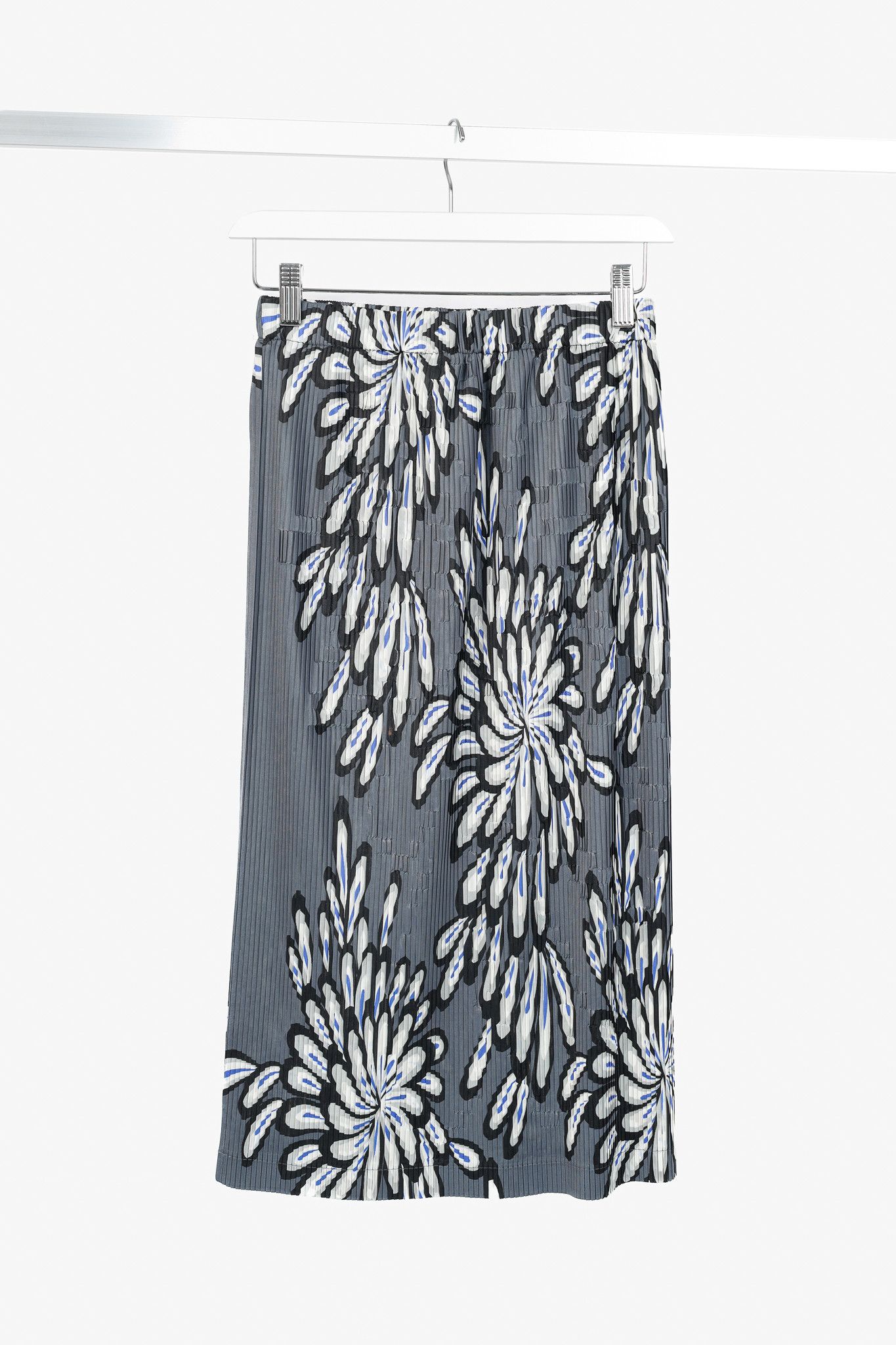 Pleats Please Issey Miyake Issey Miyake Grey Pleated Floral-Print Skirt Size 24" / US 00 / IT 34 - 2 Thumbnail