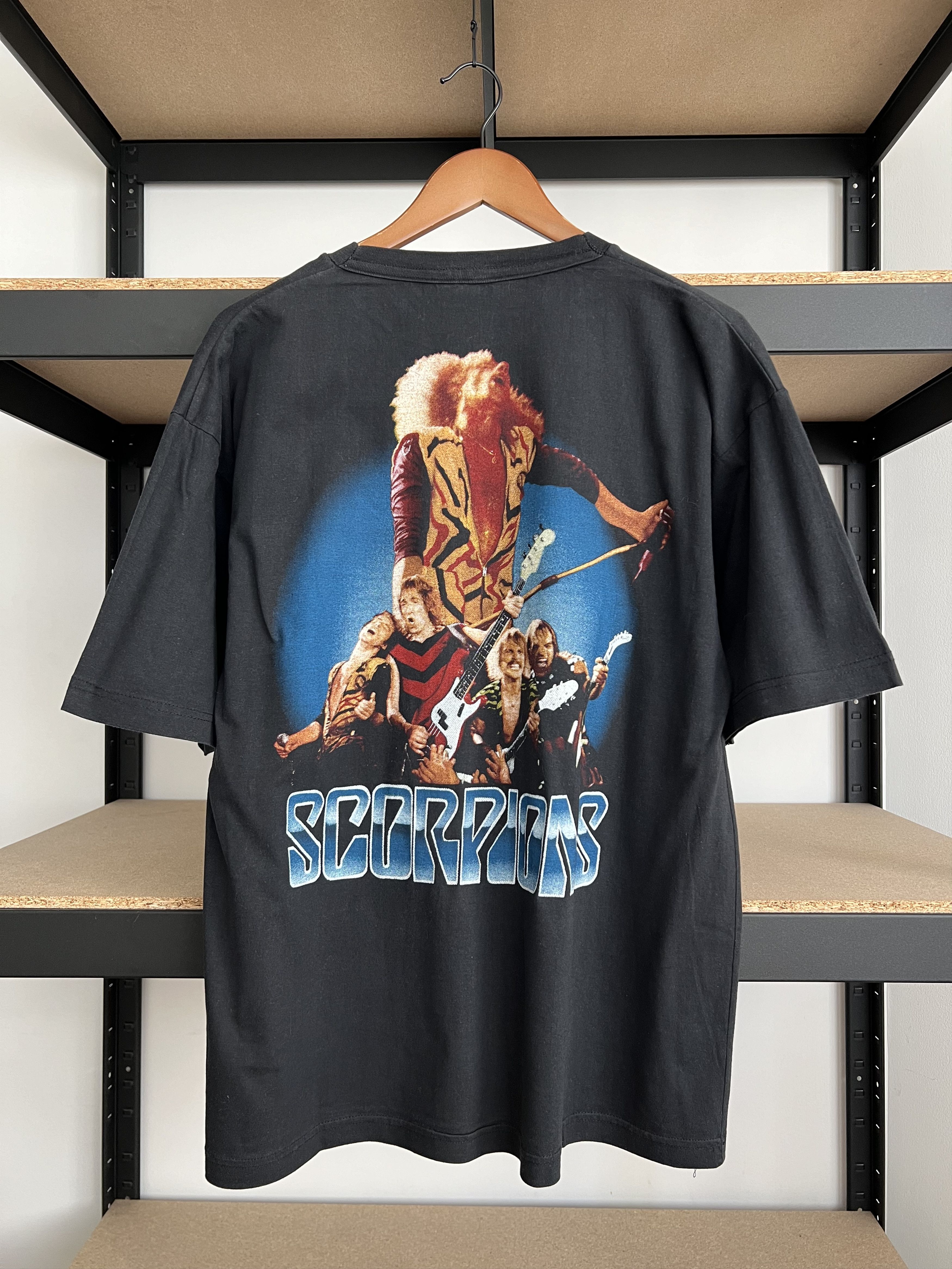 Band Tees Vintage 90s Scorpions Rock Band Black T-shirt Size US L / EU 52-54 / 3 - 2 Thumbnail