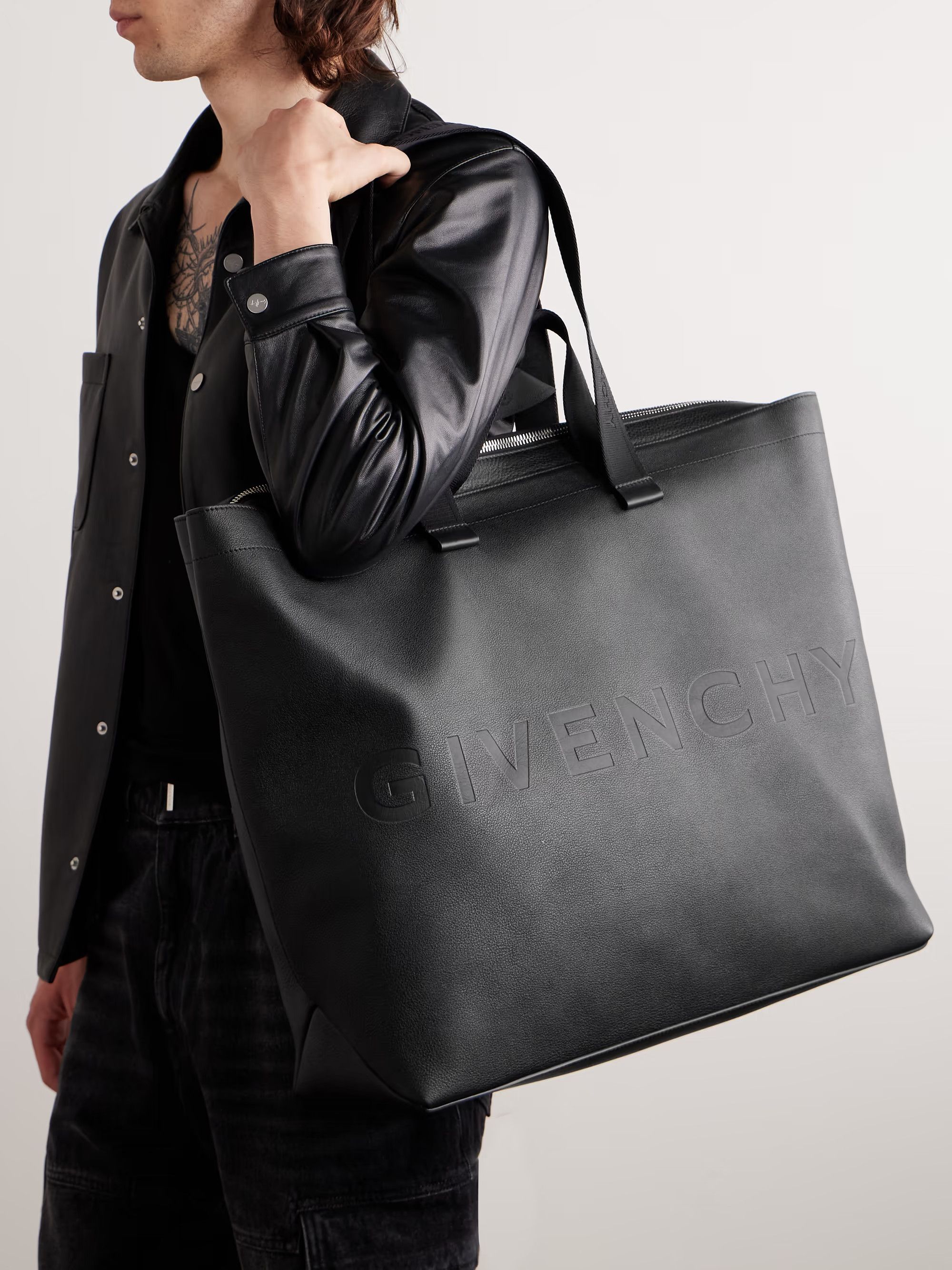 Givenchy o1srvl11e0824 Size: OS / Leather Tote Bag in Black Size ONE SIZE - 2 Thumbnail