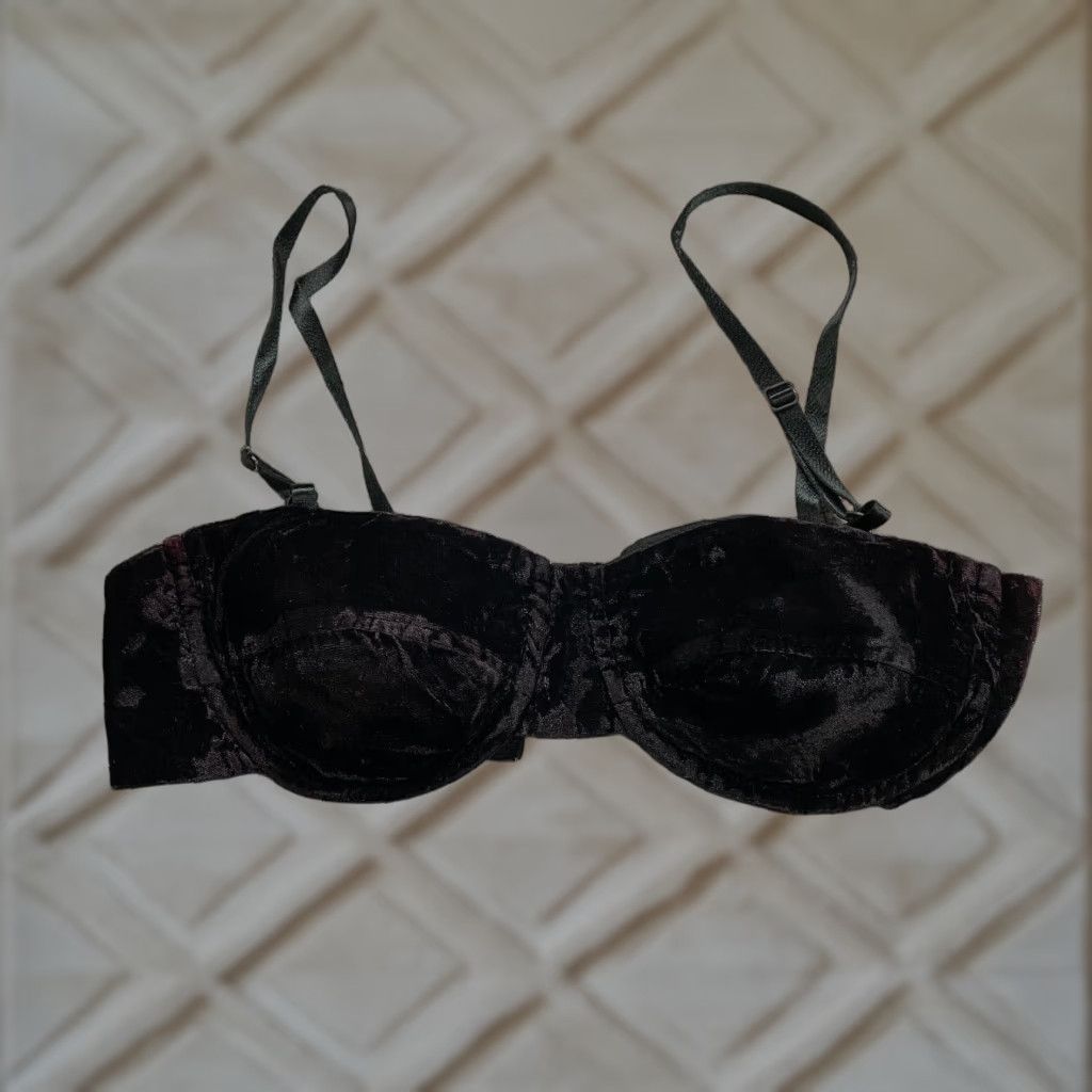 Vintage VINTAGE Studio J Bra Womens Small C Solid Dark Purple Velvet Bralette Wireless Hook & Eye Back Closure 90s Theme Womens/Girls Size ONE SIZE - 1 Thumbnail