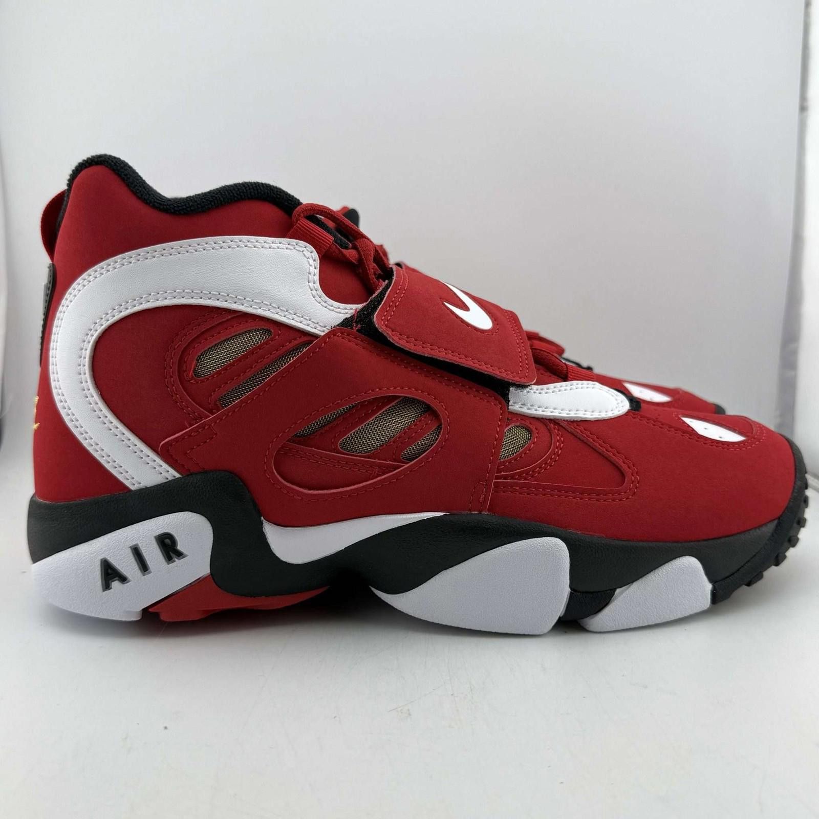 Nike Nike Air Diamond Turf 2 Red Gold US 10 New with Box HQ2631 Size US 10 / EU 43 - 4 Thumbnail