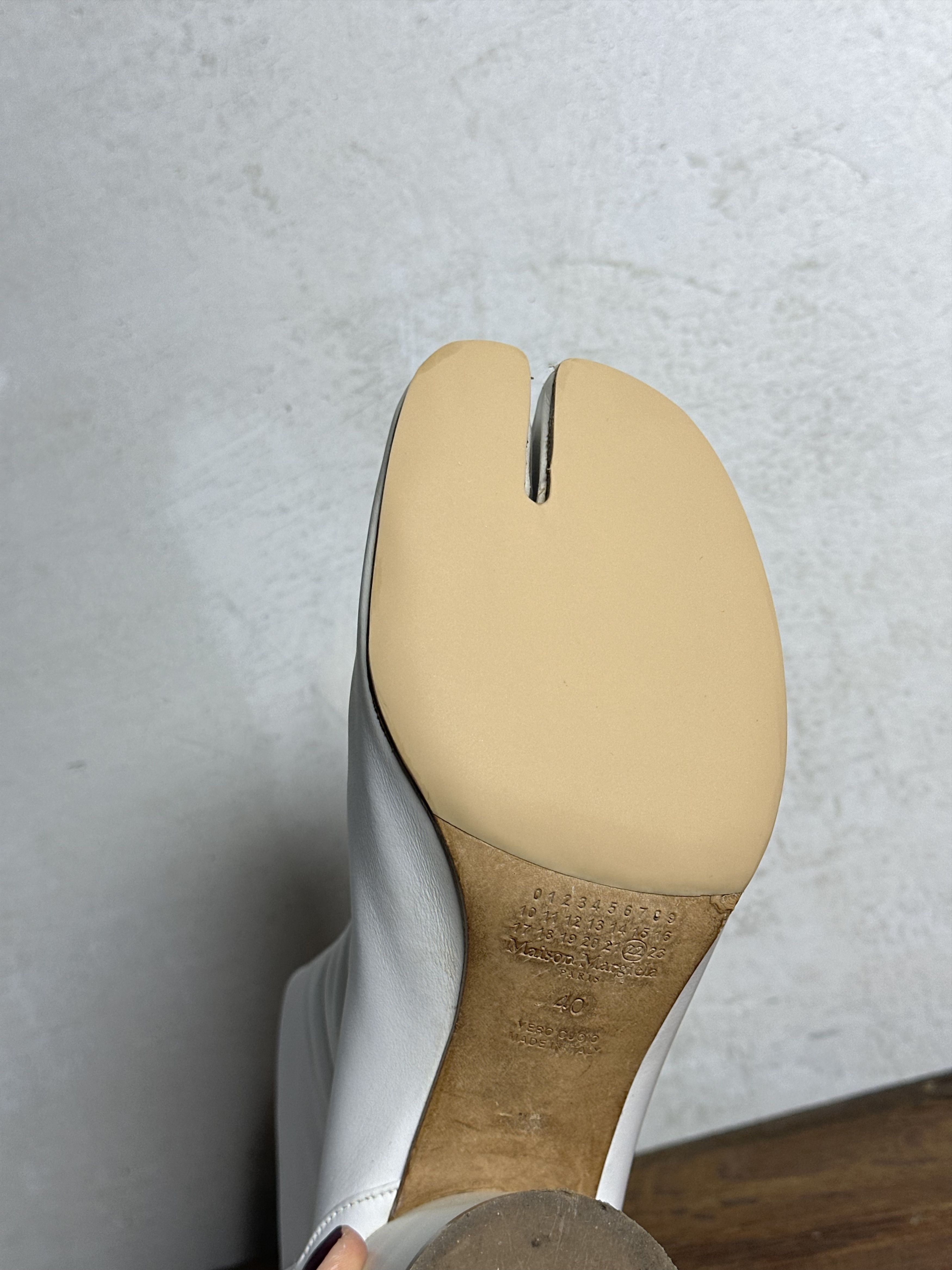 Maison Margiela Maison Margiela White Tabi Hologram XXX boots Size US 10 / IT 40 - 11 Thumbnail