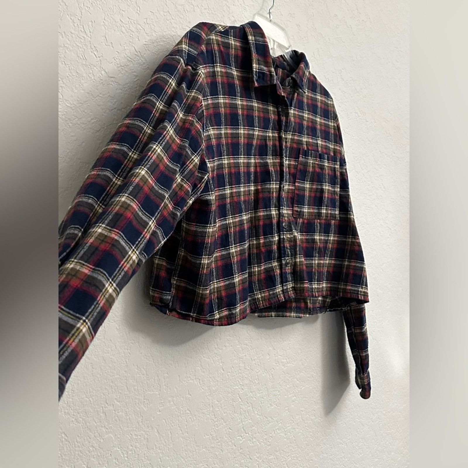 Forever 21 Forever 21 Flannel Cropped Plaid Button Shirt Womens Large Size L / US 10 / IT 46 - 6 Thumbnail