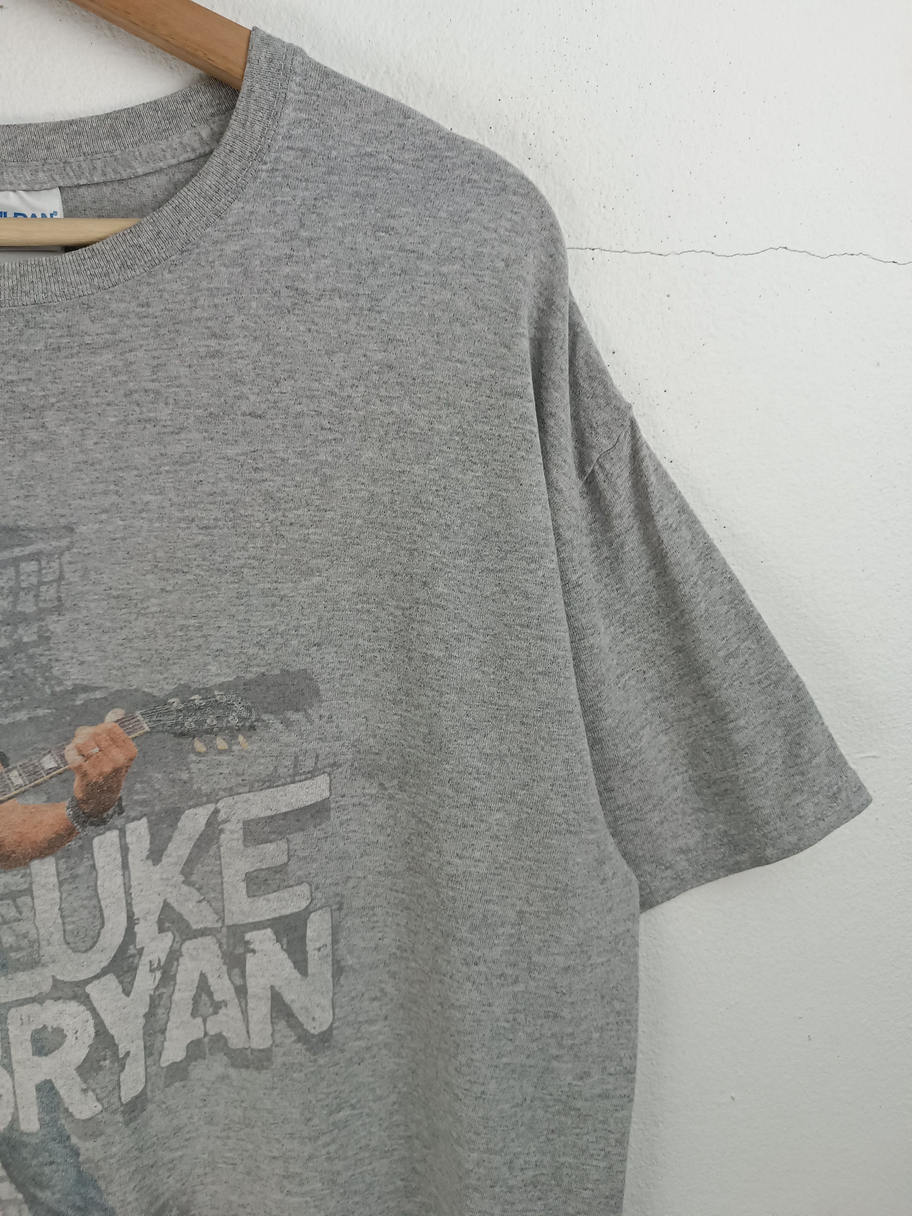 Band Tees VINTAGE LUKE BRYAN COUNTRY TOUR TEE blake shelton mcgraw Size US L / EU 52-54 / 3 - 6 Thumbnail