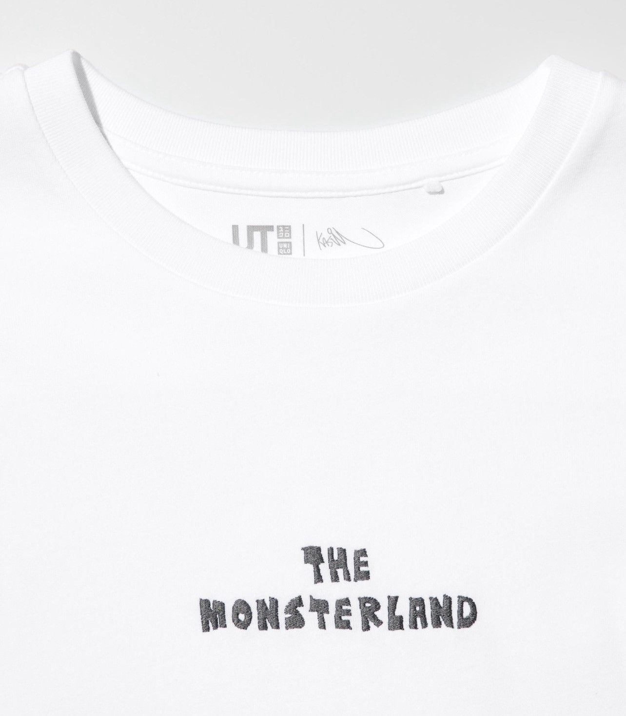 POP MART *New* Pop Mart x Uniqlo UT Graphic Tee / The Monsters-Labubu Size XXL / US 16-18 / IT 52-54 - 6 Thumbnail