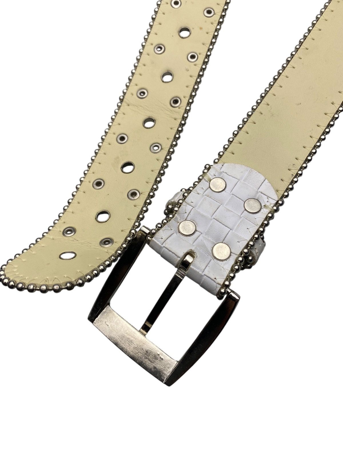 If Six Was Nine 2000's White Studded Ring Pattern Belt Size ONE SIZE - 9 Thumbnail