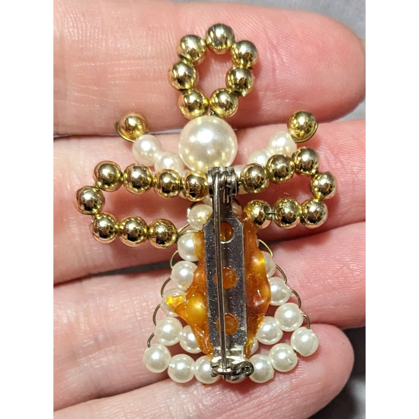 Other Vintage Excited Angel White And Gold Tone Beaded Brooch Size ONE SIZE - 3 Thumbnail