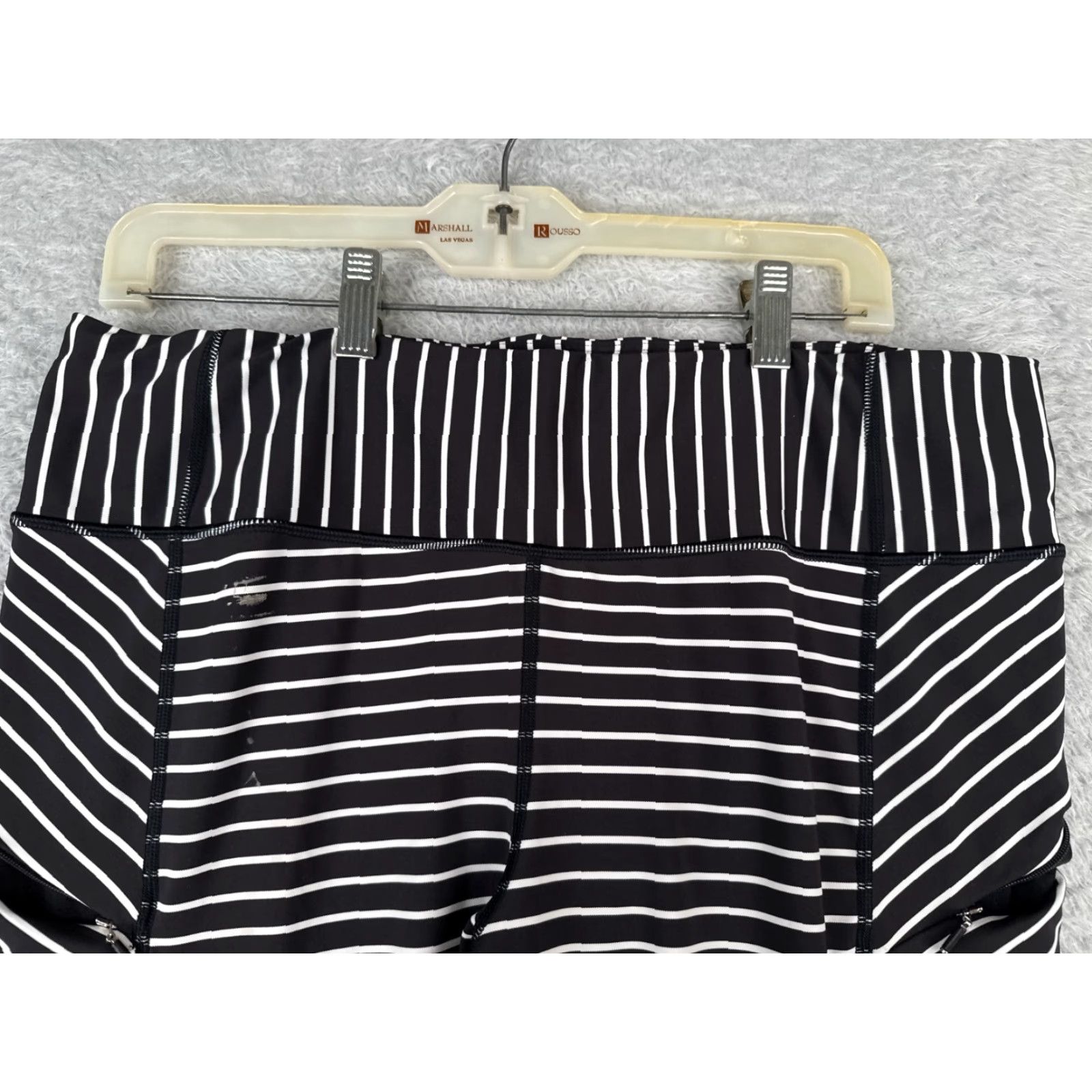 Athleta Athleta Pants Womens Extra Large Black White Contender 7/8 Tight Powerlift Read Size 40" / US 18 - 5 Thumbnail