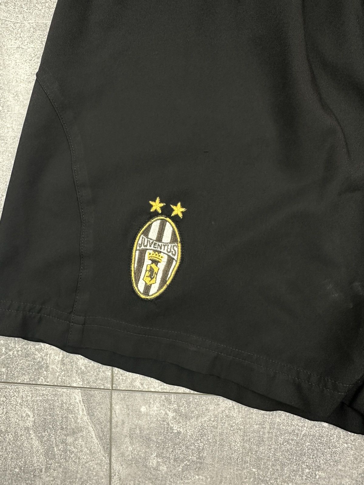 Nike Nike Juventus Vintage Retro Soccer Football Shorts FC Size US 32 / EU 48 - 5 Thumbnail
