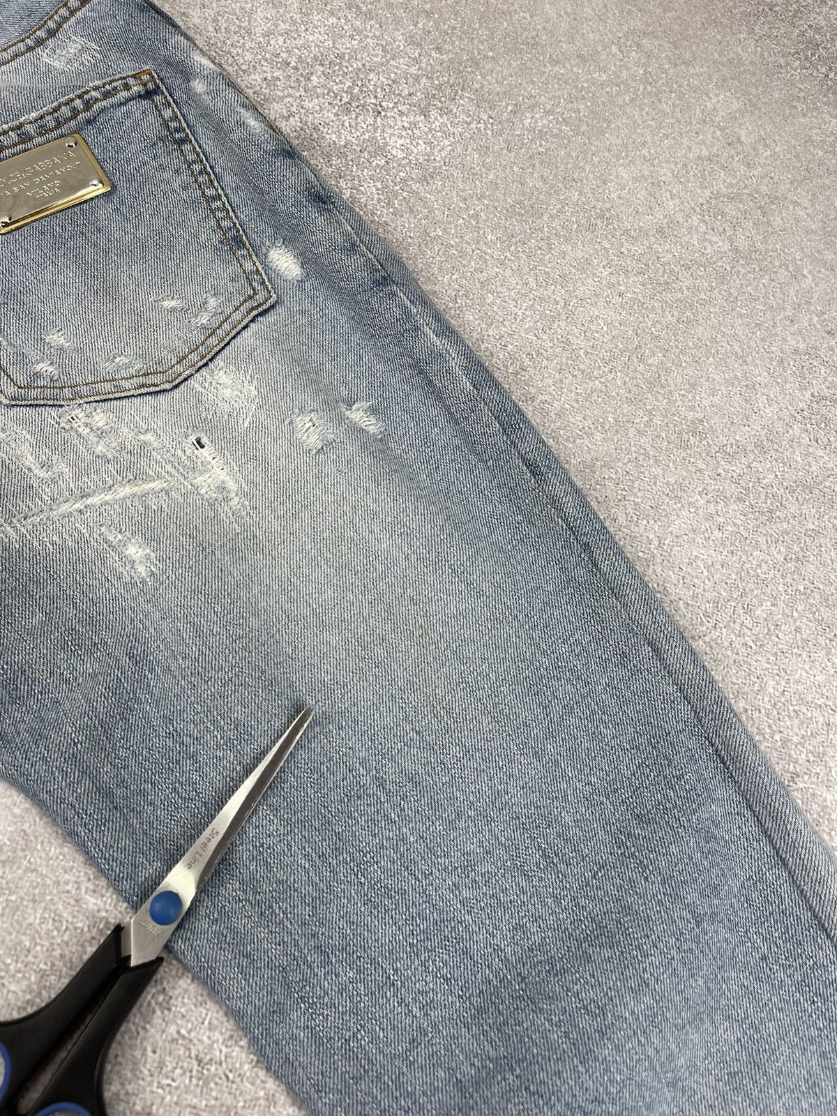 Dolce & Gabbana Vintage Dolce & Gabbana Distressed Denim Cropped Jeans Size US 31 - 13 Thumbnail