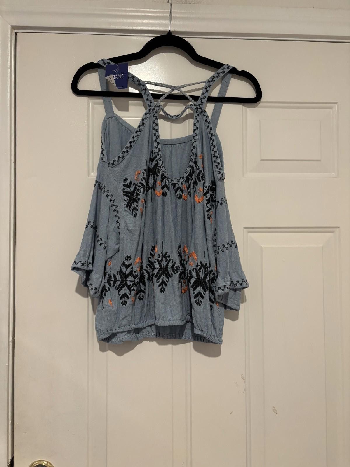 Free People Women's sz M blue and embroidered Free People shirt #662 Size M / US 6-8 / IT 42-44 - 3 Thumbnail