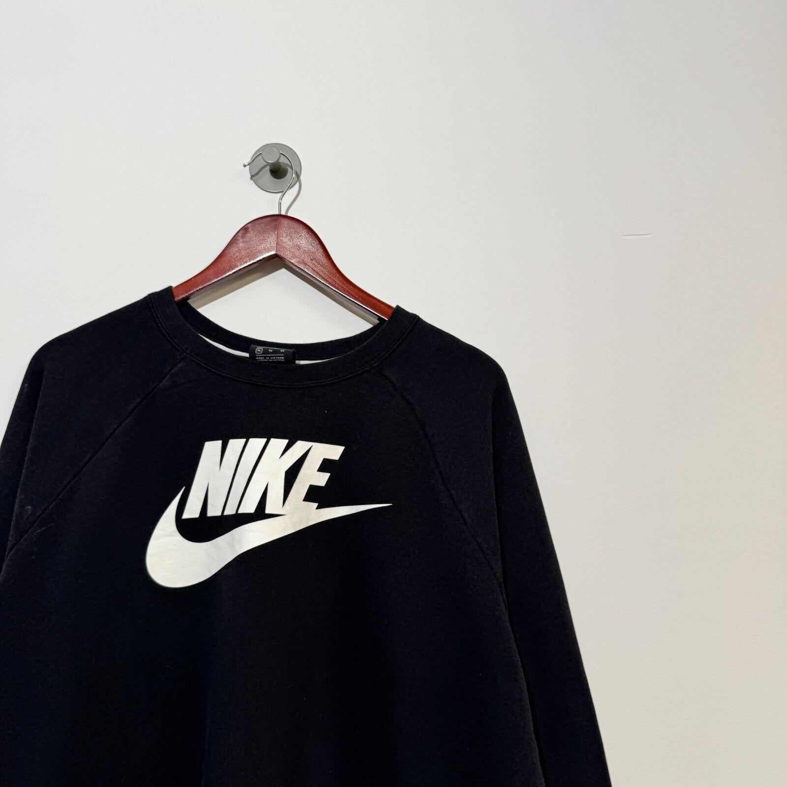Nike × Vintage Nike Unisex Black Cotton Crop Top Crewneck Size XL Size US XL / EU 56 / 4 - 2 Thumbnail