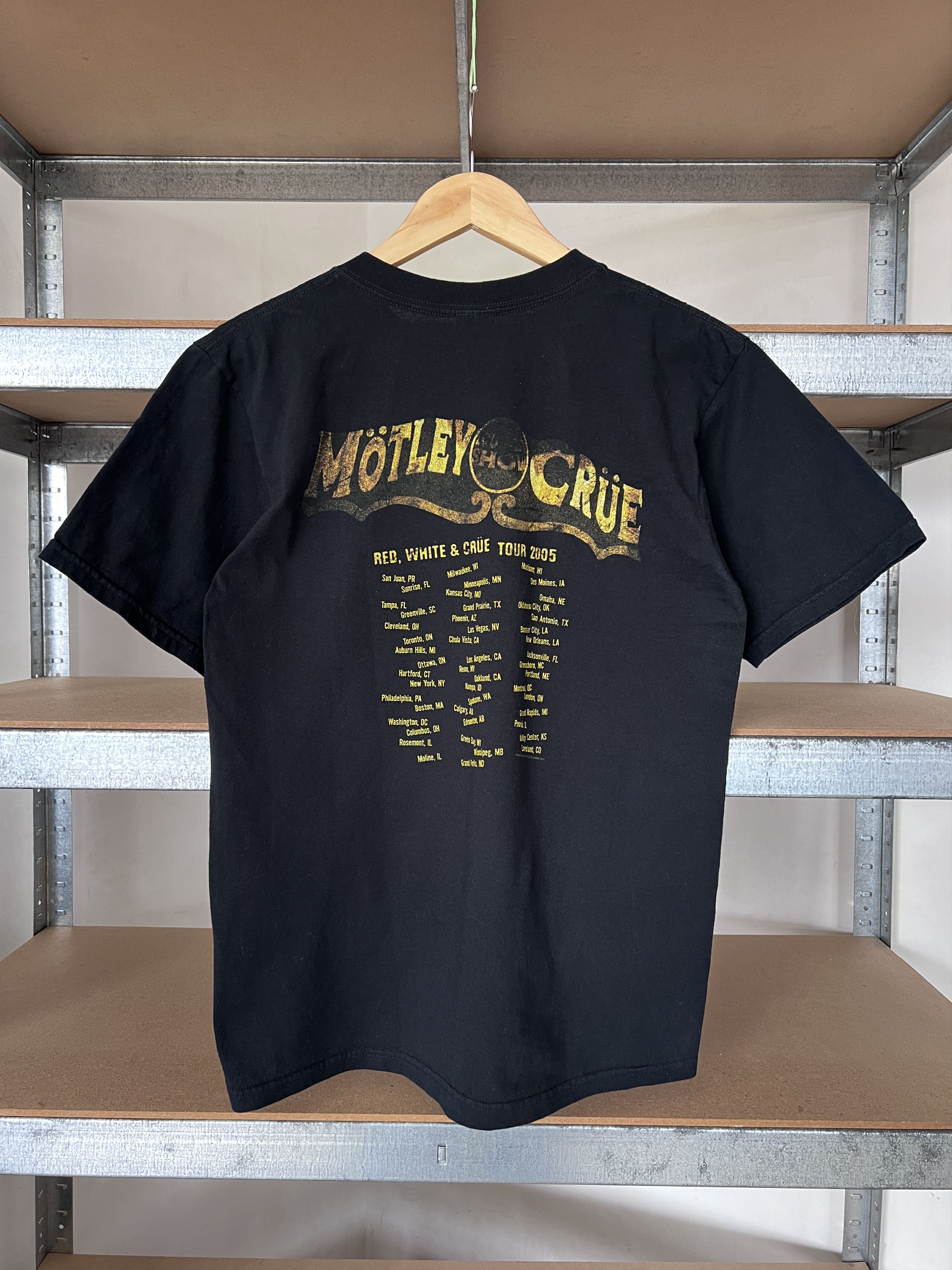 Band Tees Vintage 2005 Motley Crue Rock Band tour T-shirt Size US M / EU 48-50 / 2 - 2 Thumbnail