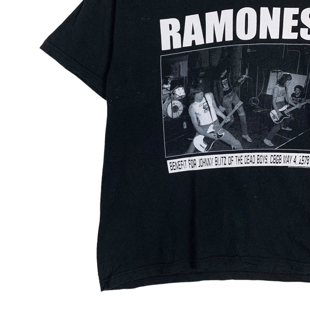 Band Tees Y2K The Ramones Johnny Blitz the dead boys Tee #0339-C16 Size US L / EU 52-54 / 3 - 4 Thumbnail