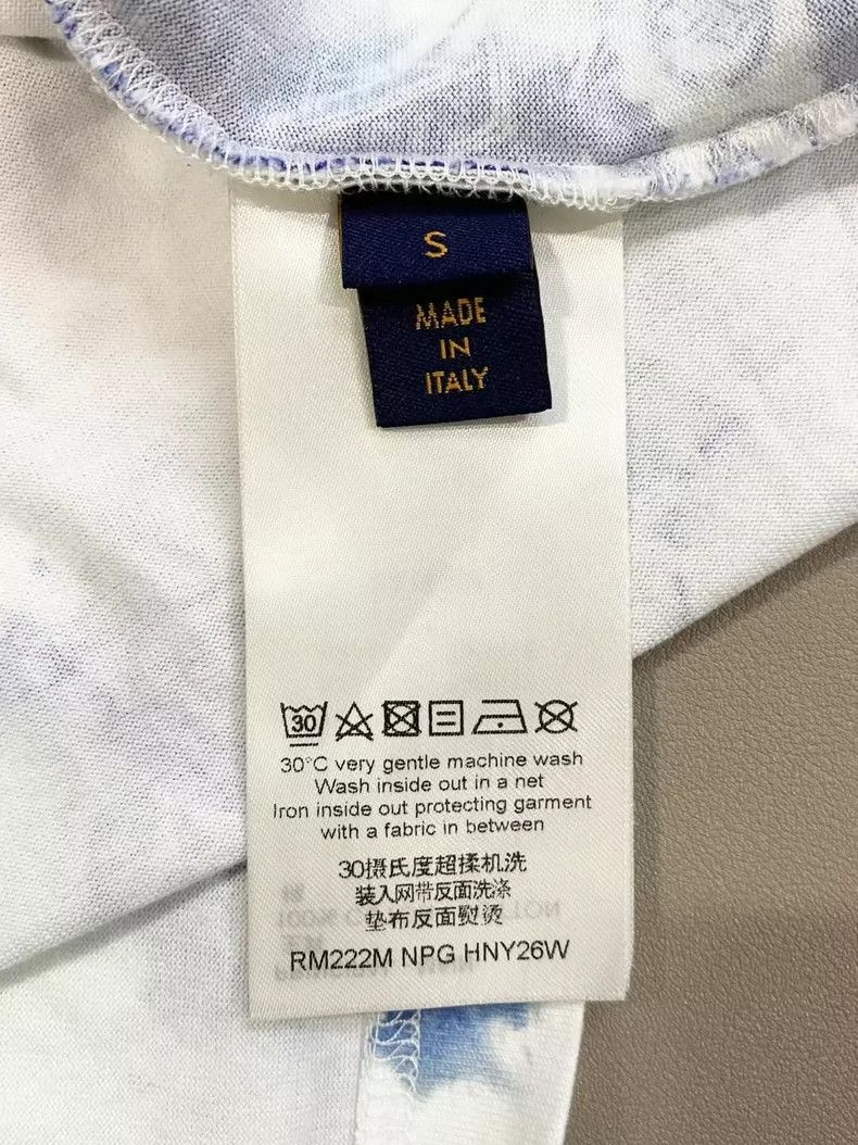 Louis Vuitton Louis Vuitton Blue and white smudged logo short sleeve T-sh Size US S / EU 44-46 / 1 - 6 Thumbnail