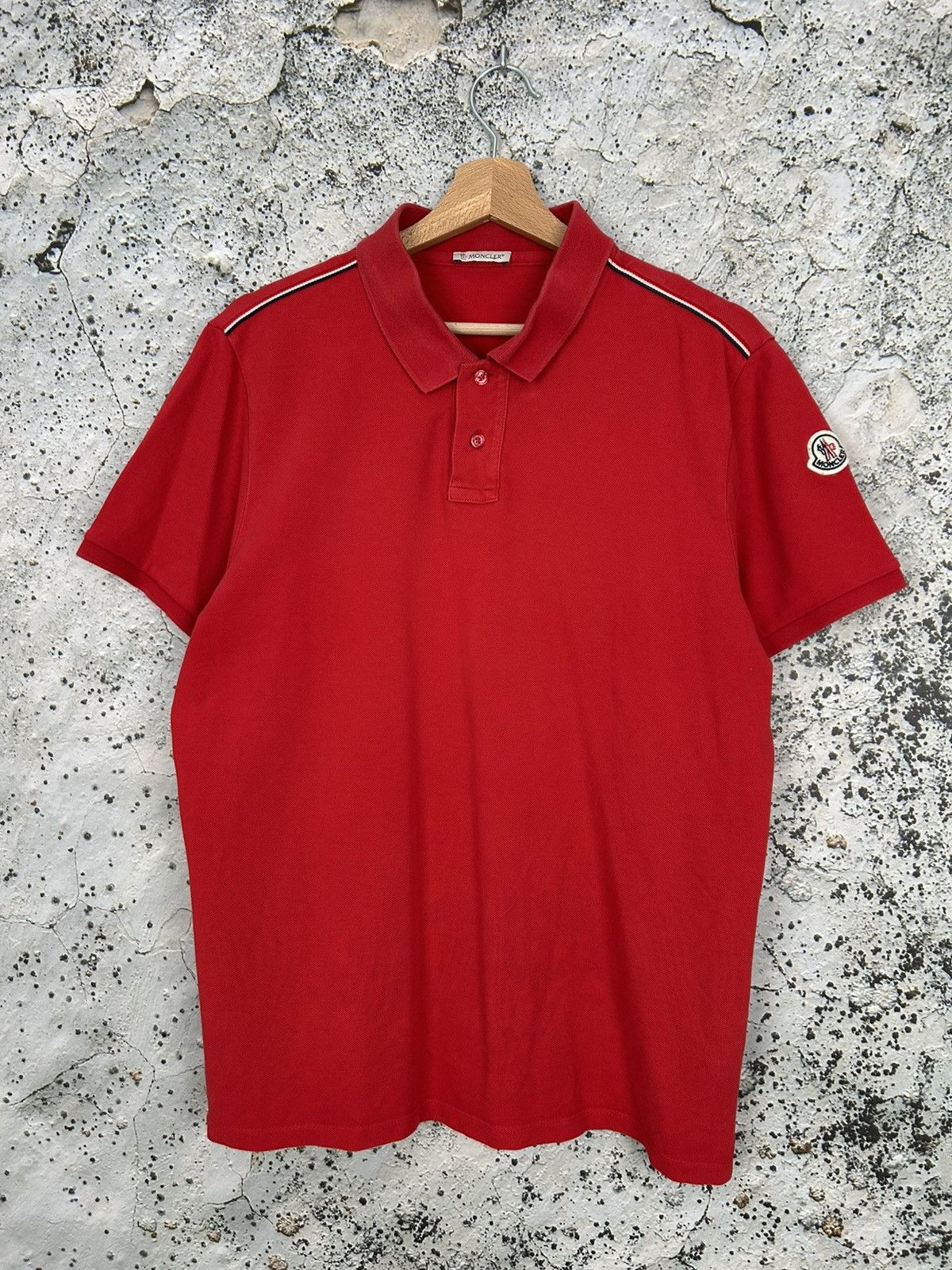 Moncler Vintage Moncler Maglia Polo Manica Corta Red Luxury Rare Size US L / EU 52-54 / 3 - 1 Thumbnail