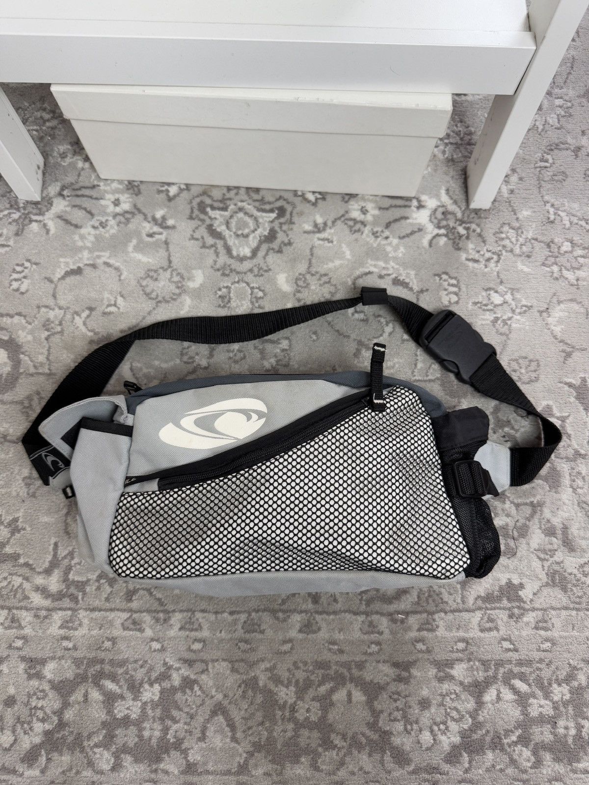 Oneill x Vintage 90's ONeill Grey Sling / Crossbody Bag Gorpcore Surf, Men's
