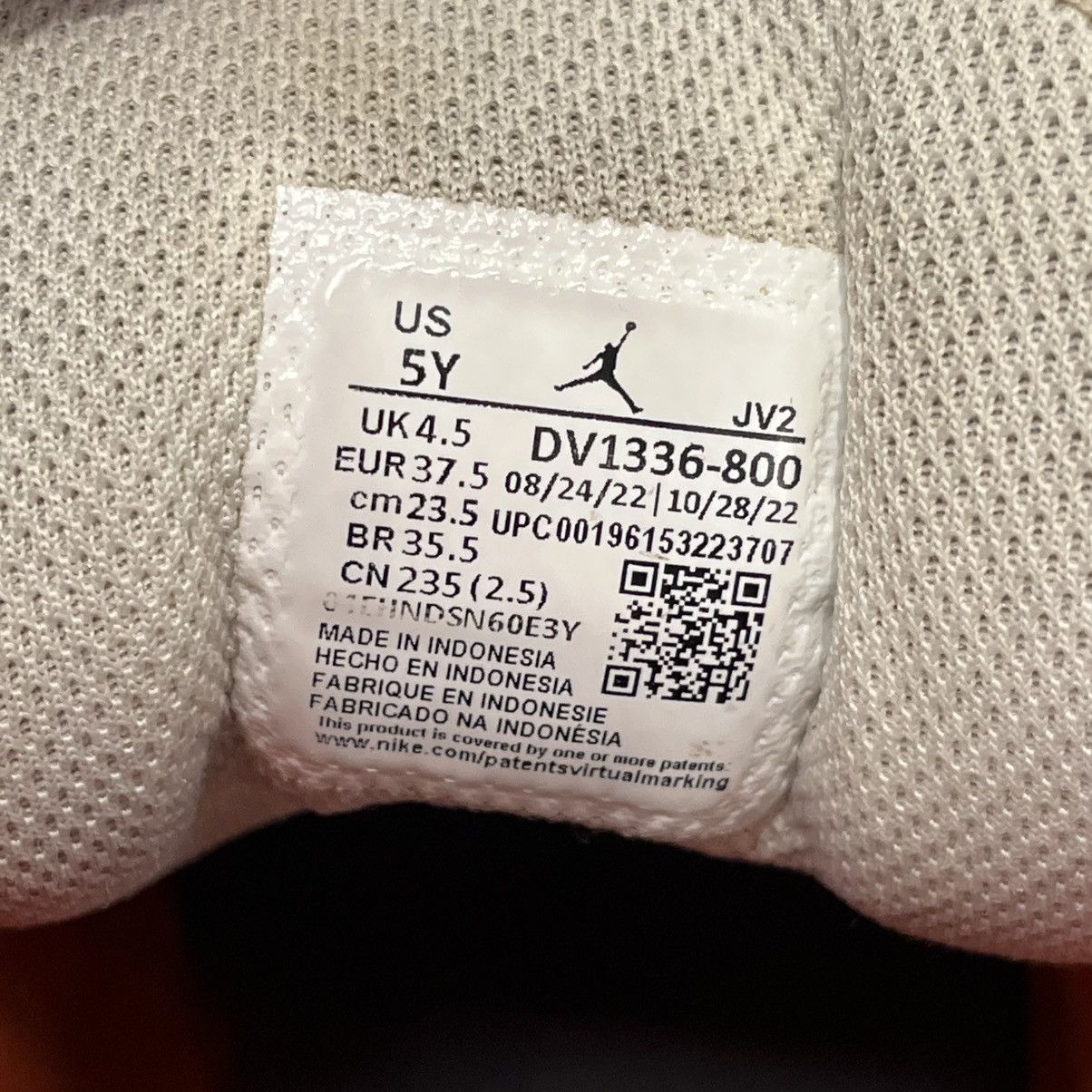 Nike Air Jordan 1 Mid SE Orange Suede (GS) Size US 5 / EU 37 - 12 Thumbnail