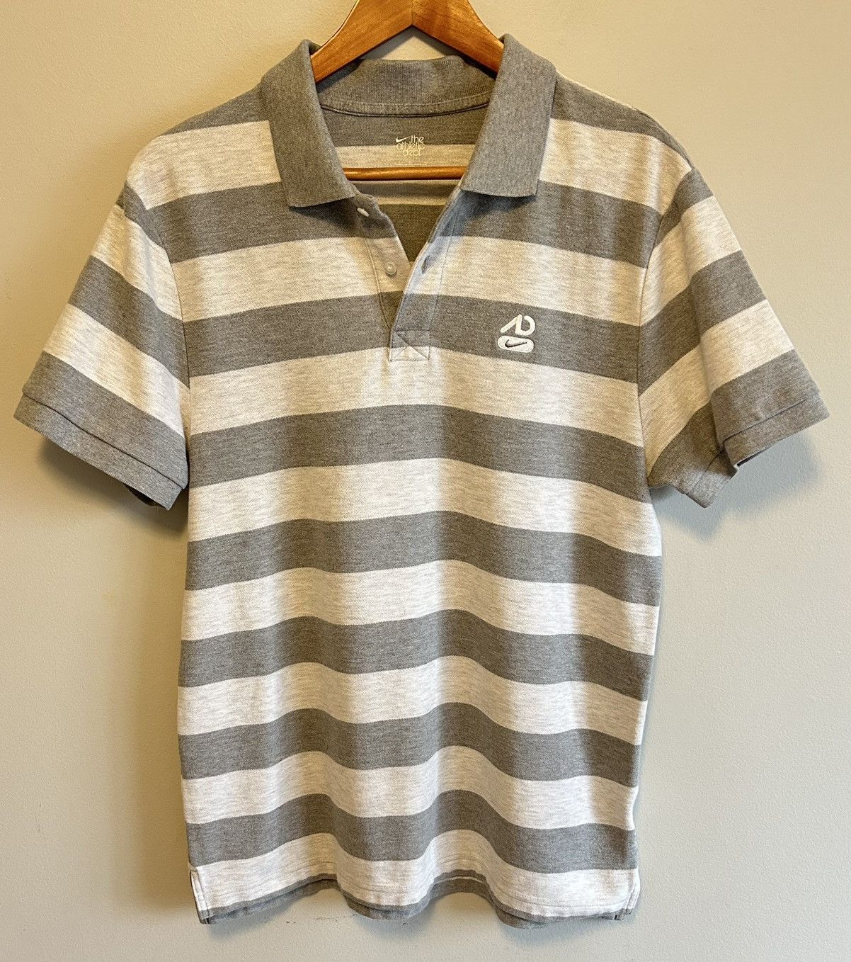 Nike Vintage 2000s Y2K Nike The Athletic Dept Grey Polo Shirt Size US L / EU 52-54 / 3 - 1 Thumbnail