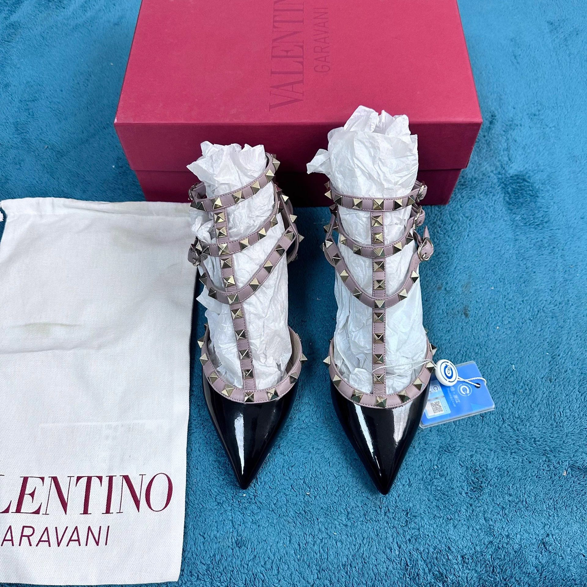 Valentino Valentino Rockstud Patent Pointed 3 Studs Pumps 37.5 Black Size US 6.5 / IT 36.5 - 1 Thumbnail