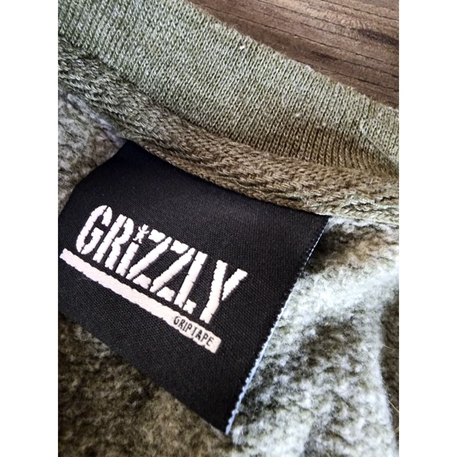 Vintage Grizzly Griptape Mens M Sweatshirt Skateboarding Pullover Graphic Print Animal Green Size US M / EU 48-50 / 2 - 5 Thumbnail