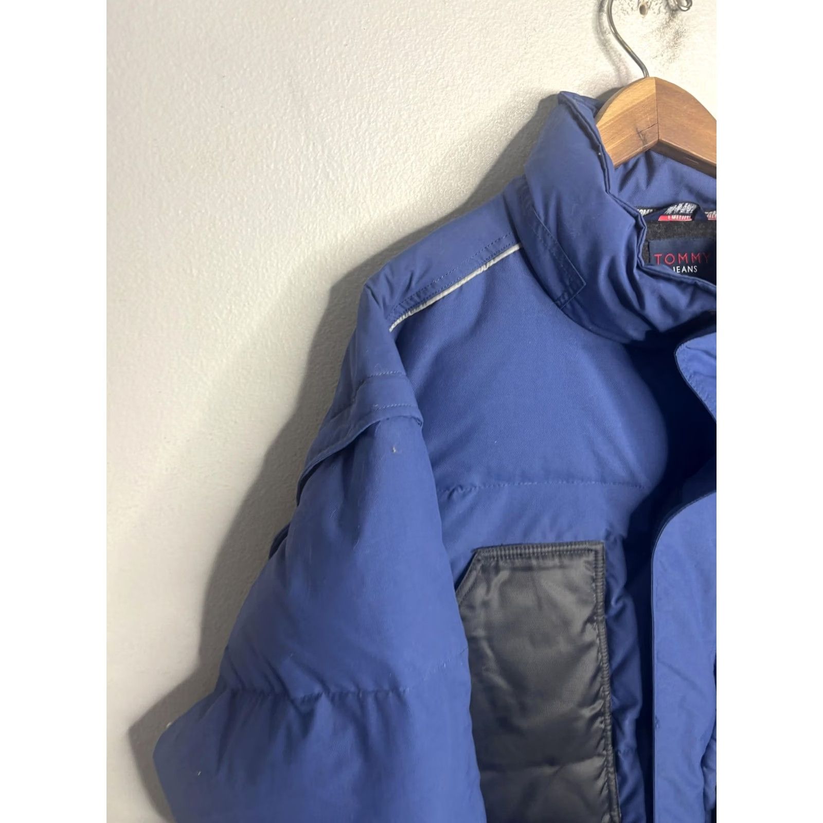 Tommy Hilfiger VINTAGE Tommy Jeans Jacket Mens XL Blue Black Puffer Coat Winter Zip Pockets Warm Size US 36 / EU 52 - 2 Thumbnail