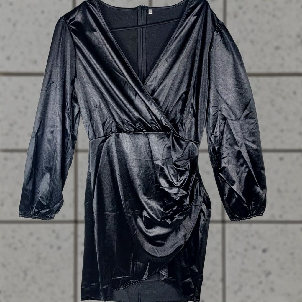 Vintage Yajedo Satin V-Neck Dress Size Large Black Party/Cocktail Long Sleeve New Size L / US 10 / IT 46 - 1 Thumbnail