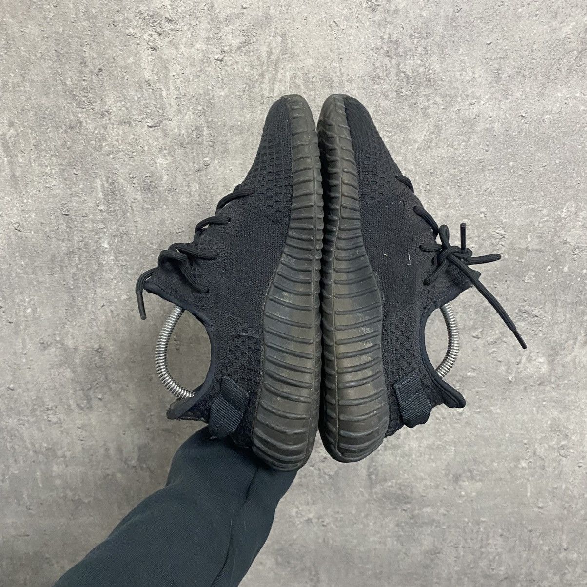 Adidas Adidas Yeezy Boost 350 V2 Onyx Size 7 Size US 7 / EU 40 - 6 Thumbnail