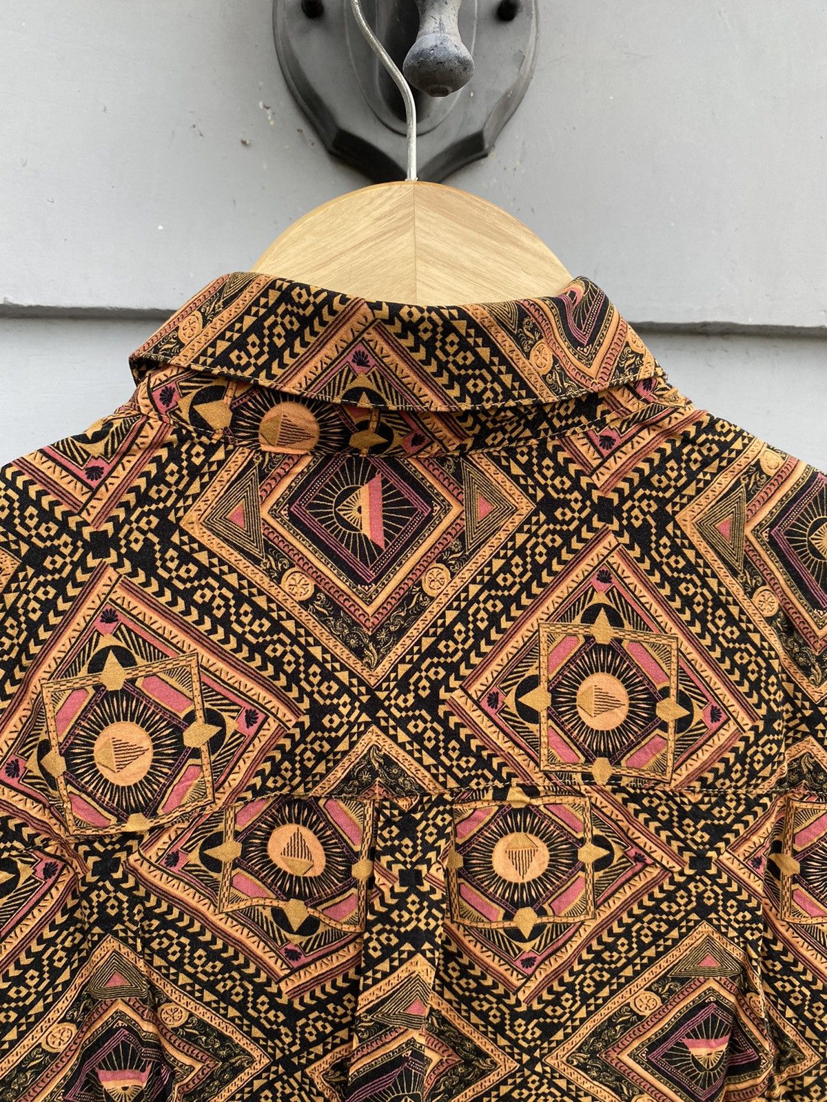 Volcom Volcom Stone Graphic Triangle Print Traditional Batik Style Size US S / EU 44-46 / 1 - 12 Thumbnail