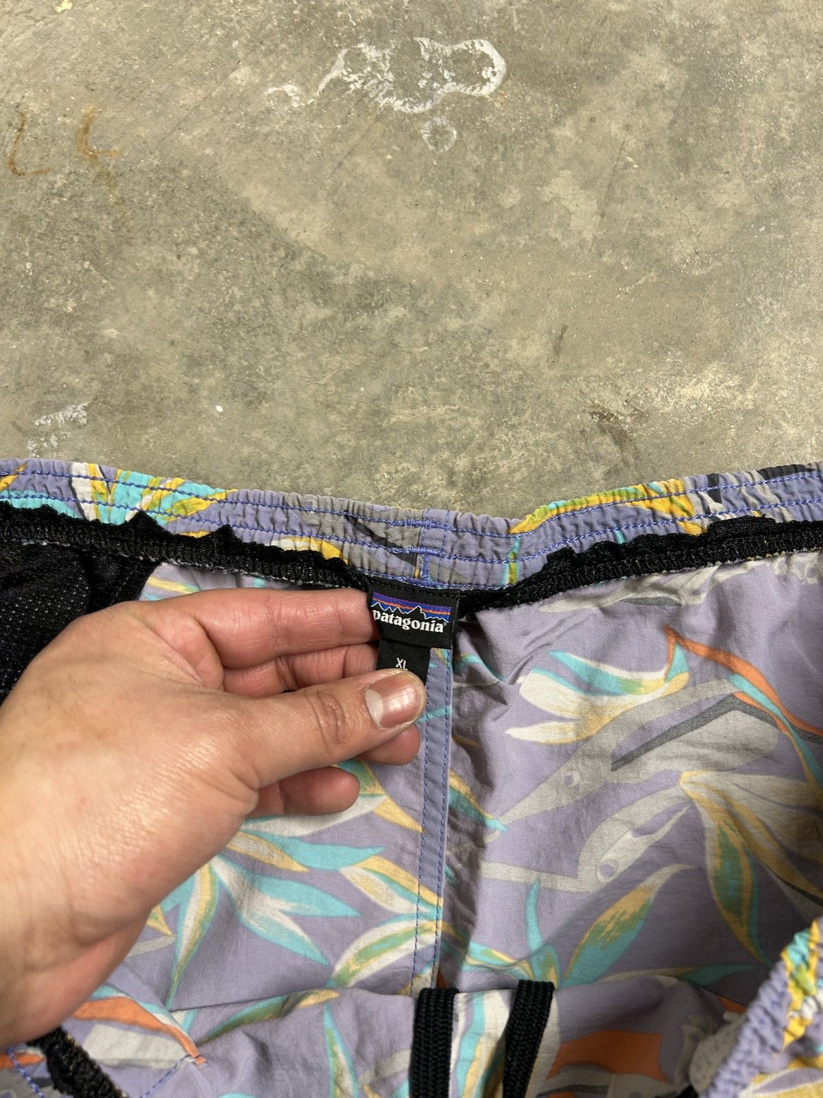 Patagonia Patagonia Floral Retro Styled Shorts Size US 40 / EU 56 - 4 Thumbnail