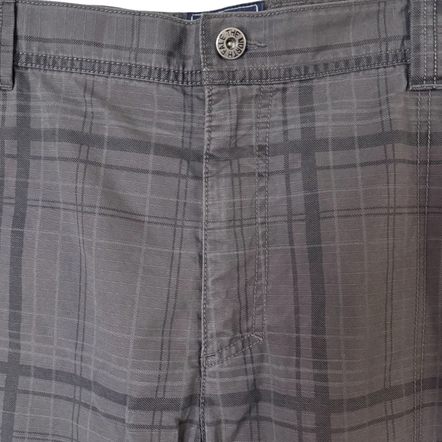 The North Face The North Face Relaxed-Fit Plaid Cargo Shorts Gray Men Size 40 Hiking Outdoors Casual Travel Summer Spring Fall 6-Pockets Cargo Pocket Easy Care Mens Size US 40 / EU 56 - 5 Thumbnail