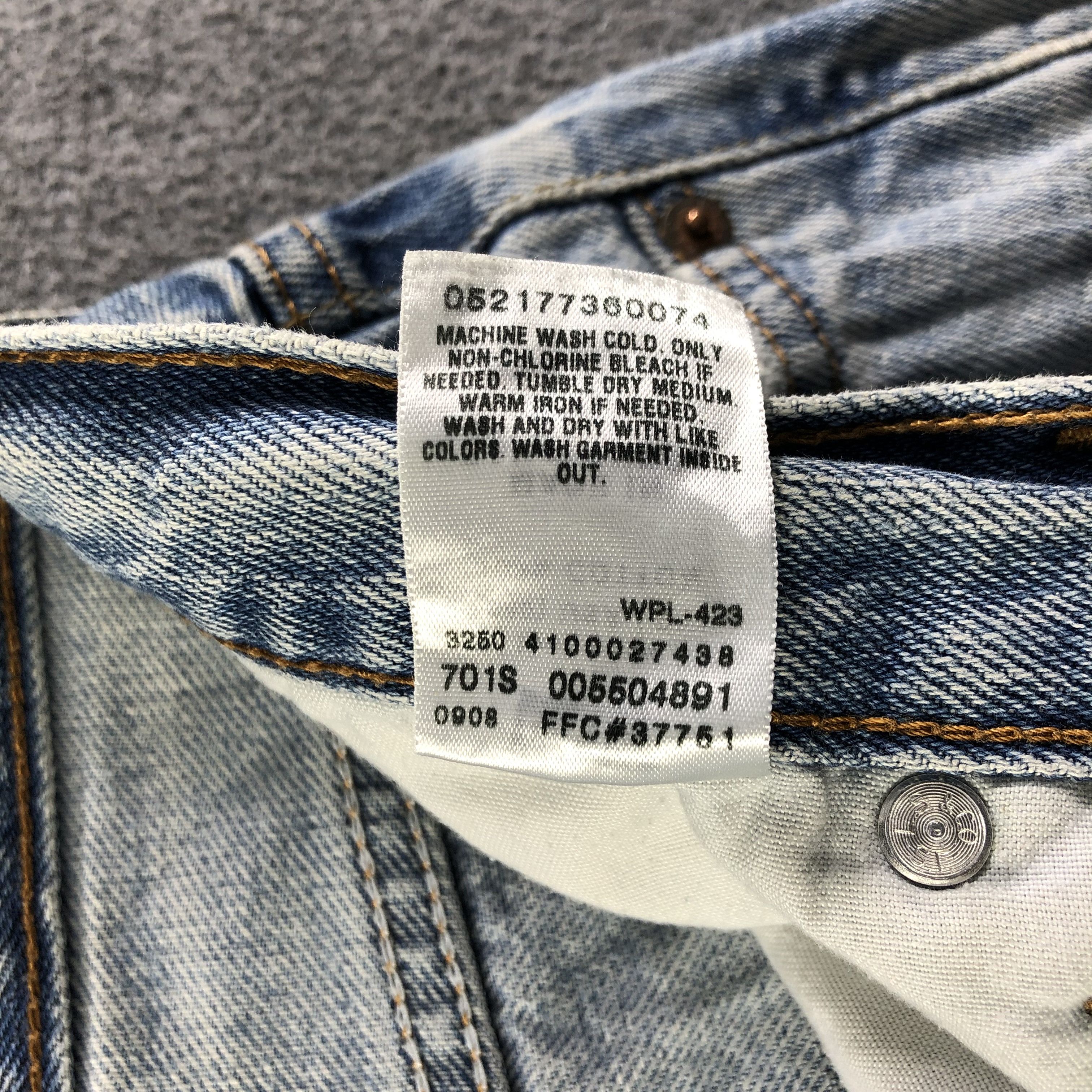 Levi's Vintage Light Wash Levis 550 Jeans-J3261 Size US 37 - 15 Thumbnail