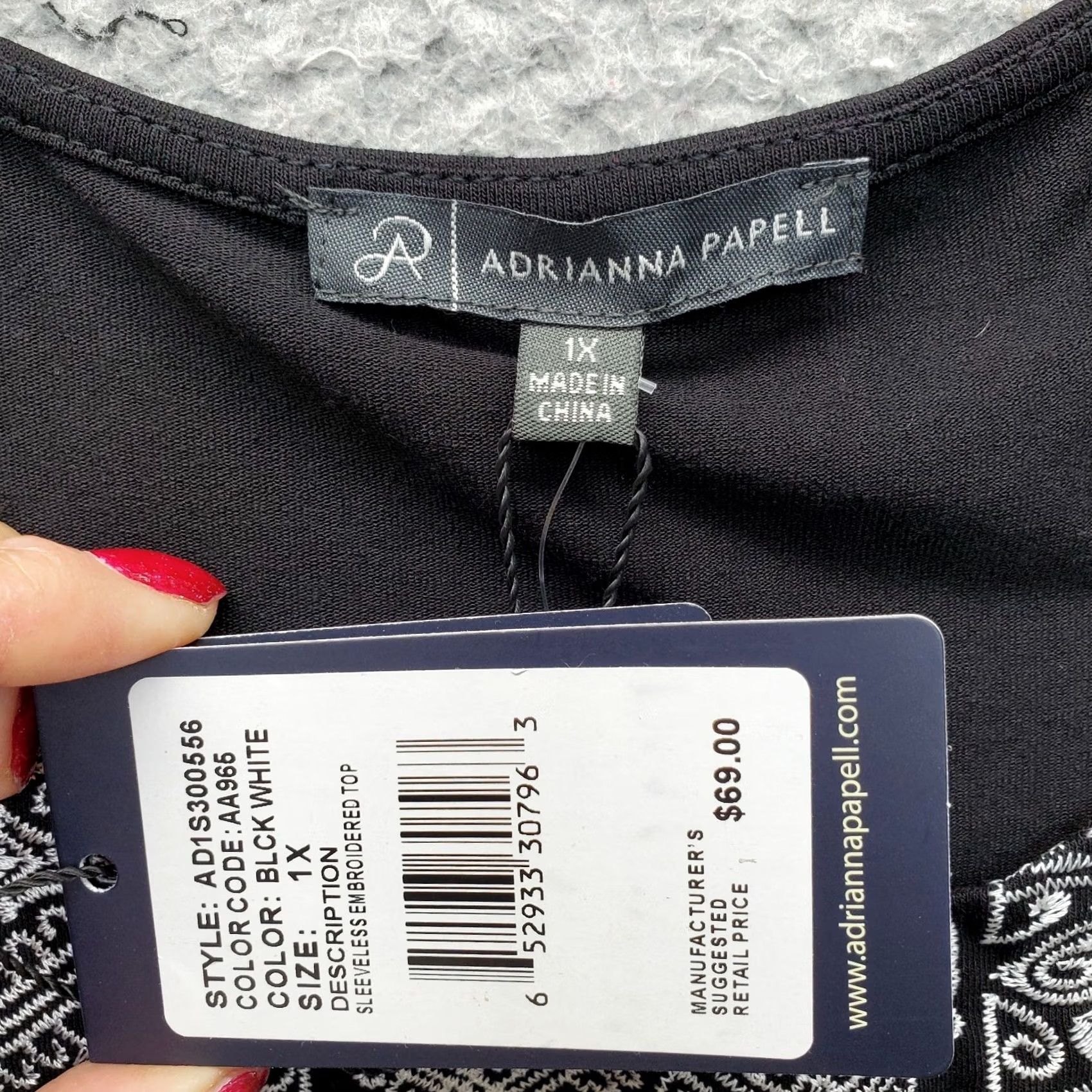 Adrianna Papell Adrianna Papell Blouse Womens 1X Black Embroidered Detail Sleeveless AD1S300556 Size XL / US 12-14 / IT 48-50 - 5 Thumbnail