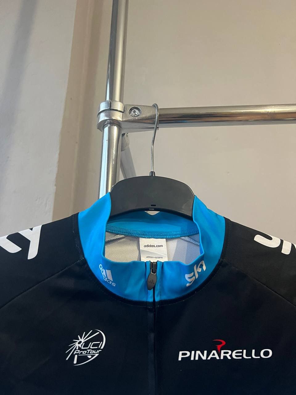 Adidas 2010 ADIDAS PINARELLO SKY CYCLING SLEEVELESS UCI PRO JERSEY Size US XL / EU 56 / 4 - 4 Thumbnail