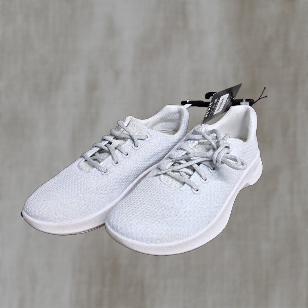 Athletic Works Athletic Works White Lifestyle Jogger Sneakers Shoes Adult Women 9.5 White Sneakers Lifestyle Jogger Women 9.5 Athletic Works Shoes Size 32" / US 10 / IT 46 - 1 Thumbnail