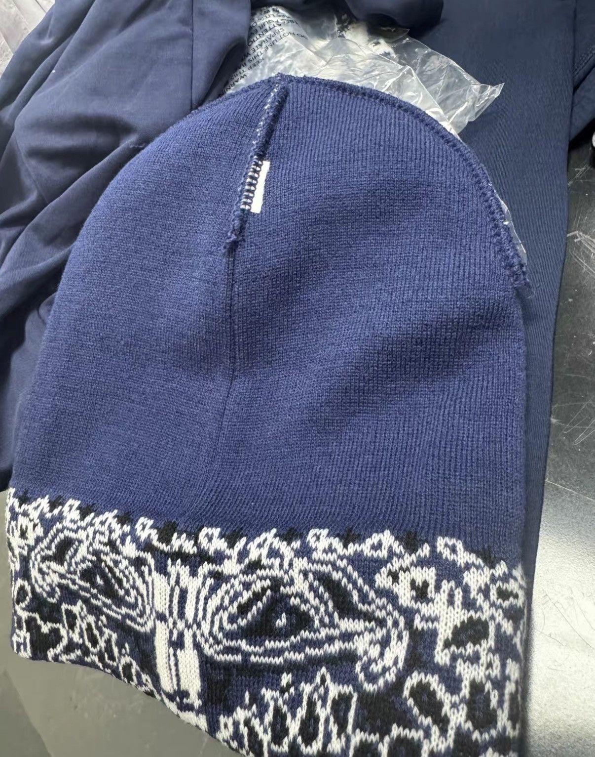 Supreme Supreme Unisex Paisley Beanie for Couple Matching J46 Size ONE SIZE - 5 Thumbnail