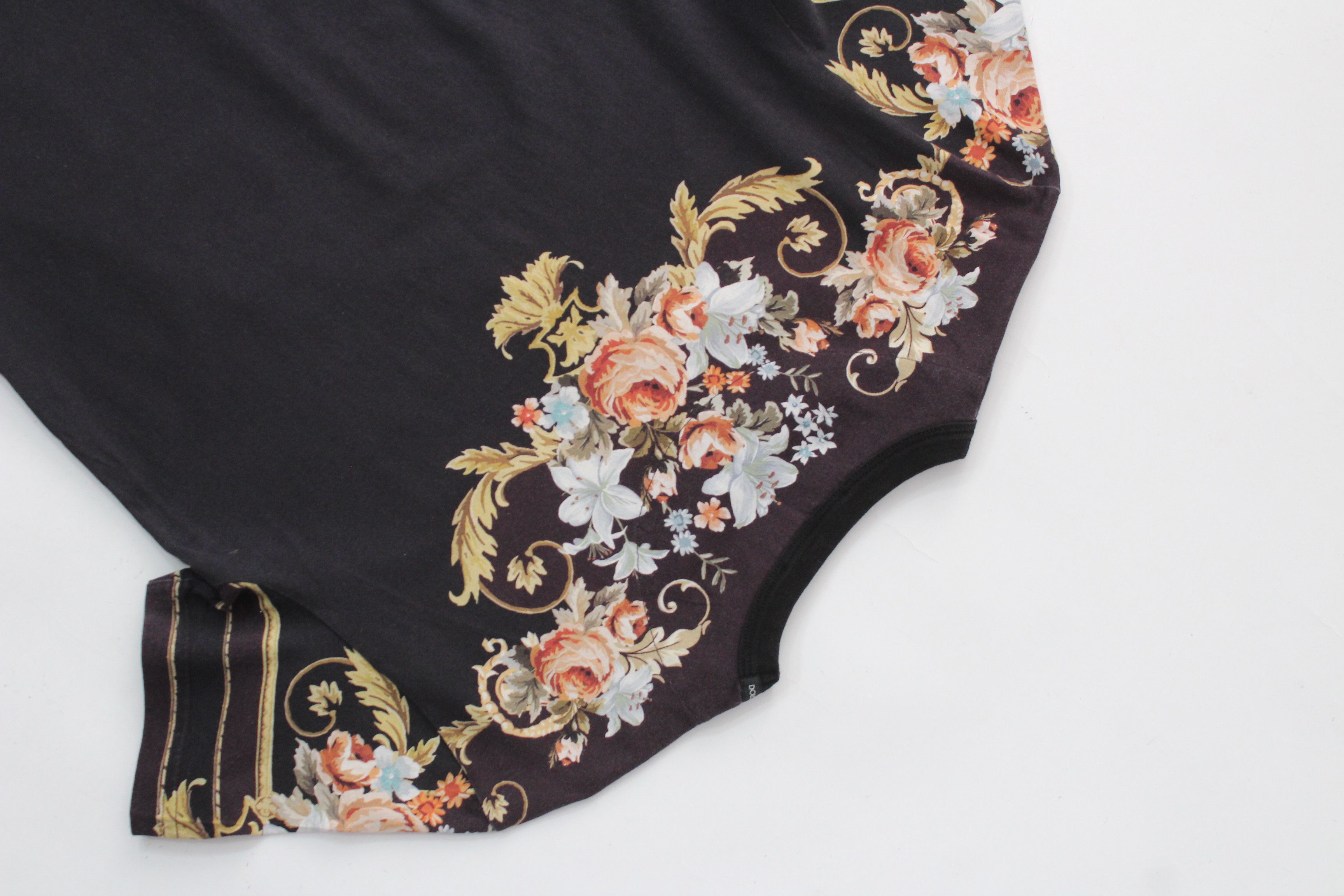 Dolce & Gabbana Dolce & Gabbana Baroque Floral Crown Logo Tee Black Size 44 Size US S / EU 44-46 / 1 - 13 Thumbnail