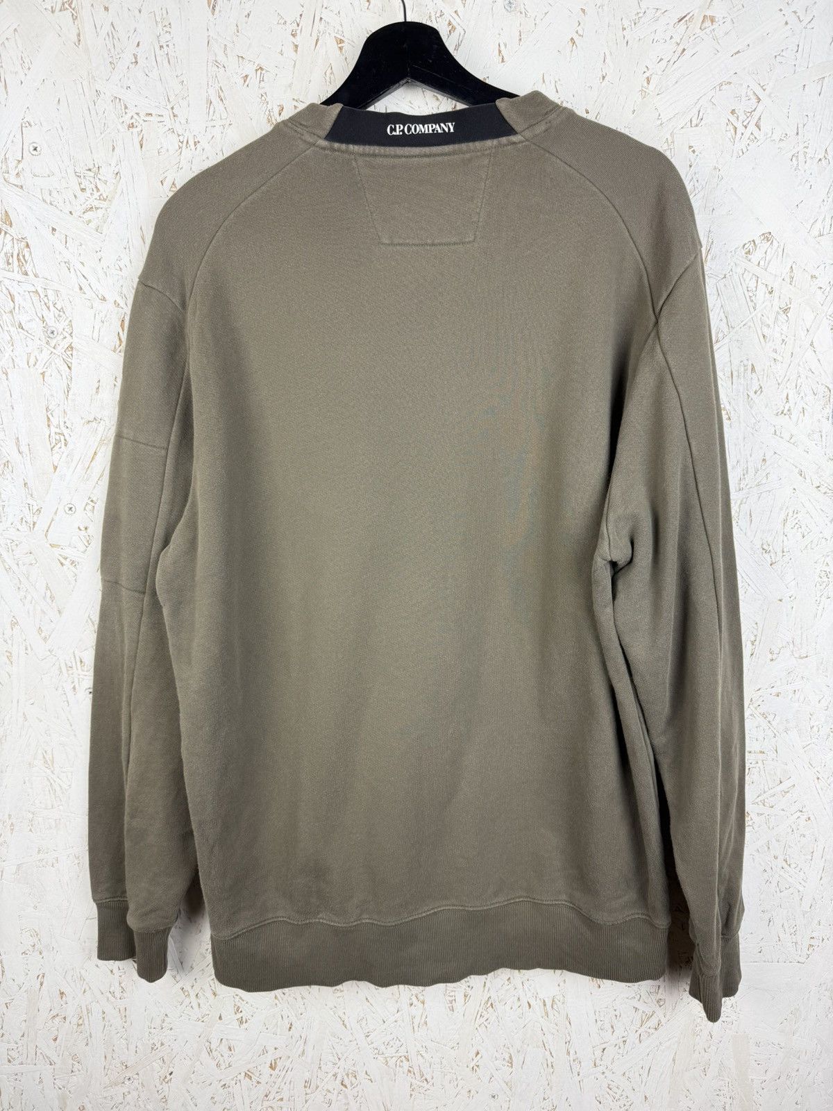 C.P. Company C.P. Company 19FW Arm Lens Sweatshirt In Khaki Size XL Size US XL / EU 56 / 4 - 5 Thumbnail