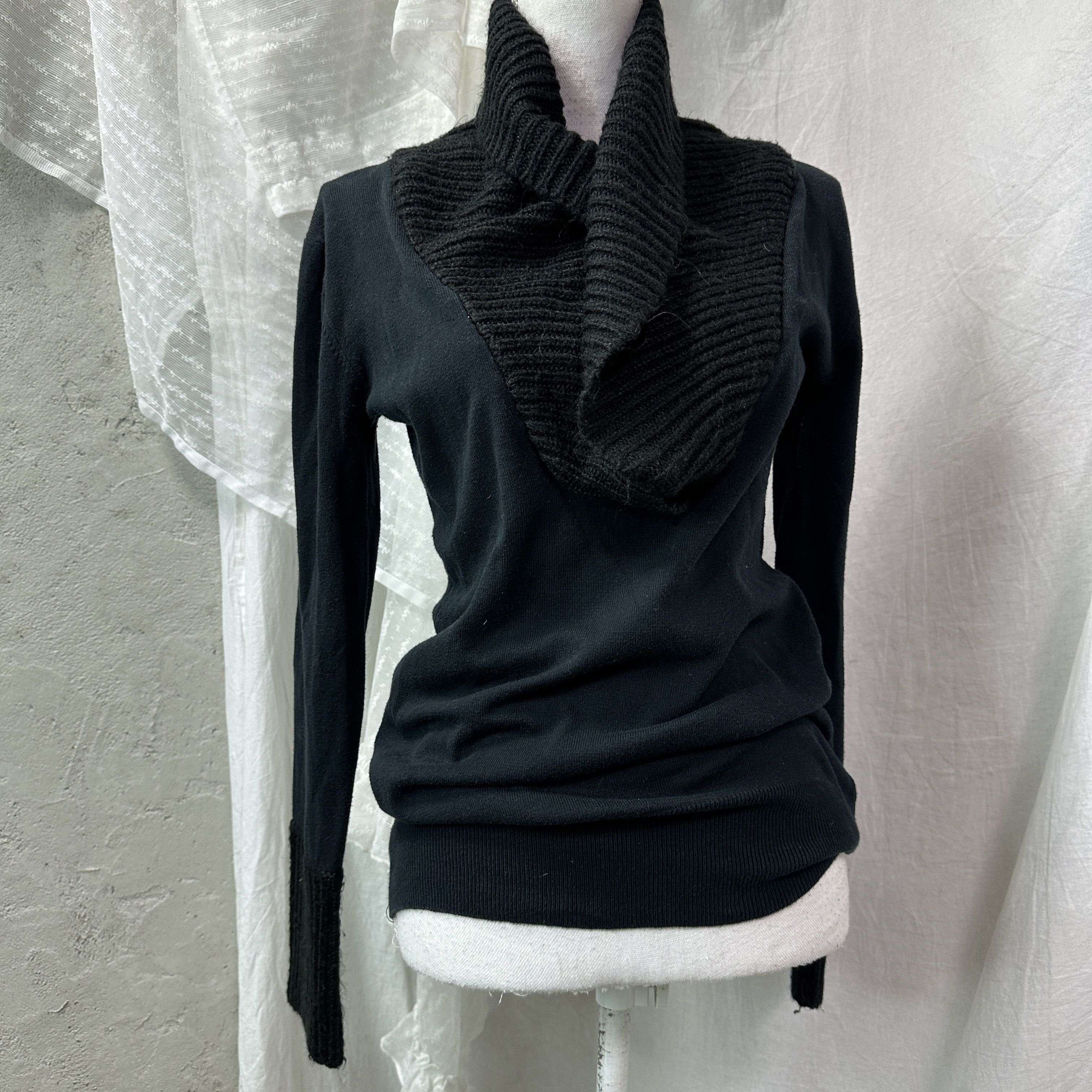 Vintage Vintage Avant Garde Grunge Off Shoulder Sweater Y2K Size M / US 6-8 / IT 42-44 - 4 Thumbnail