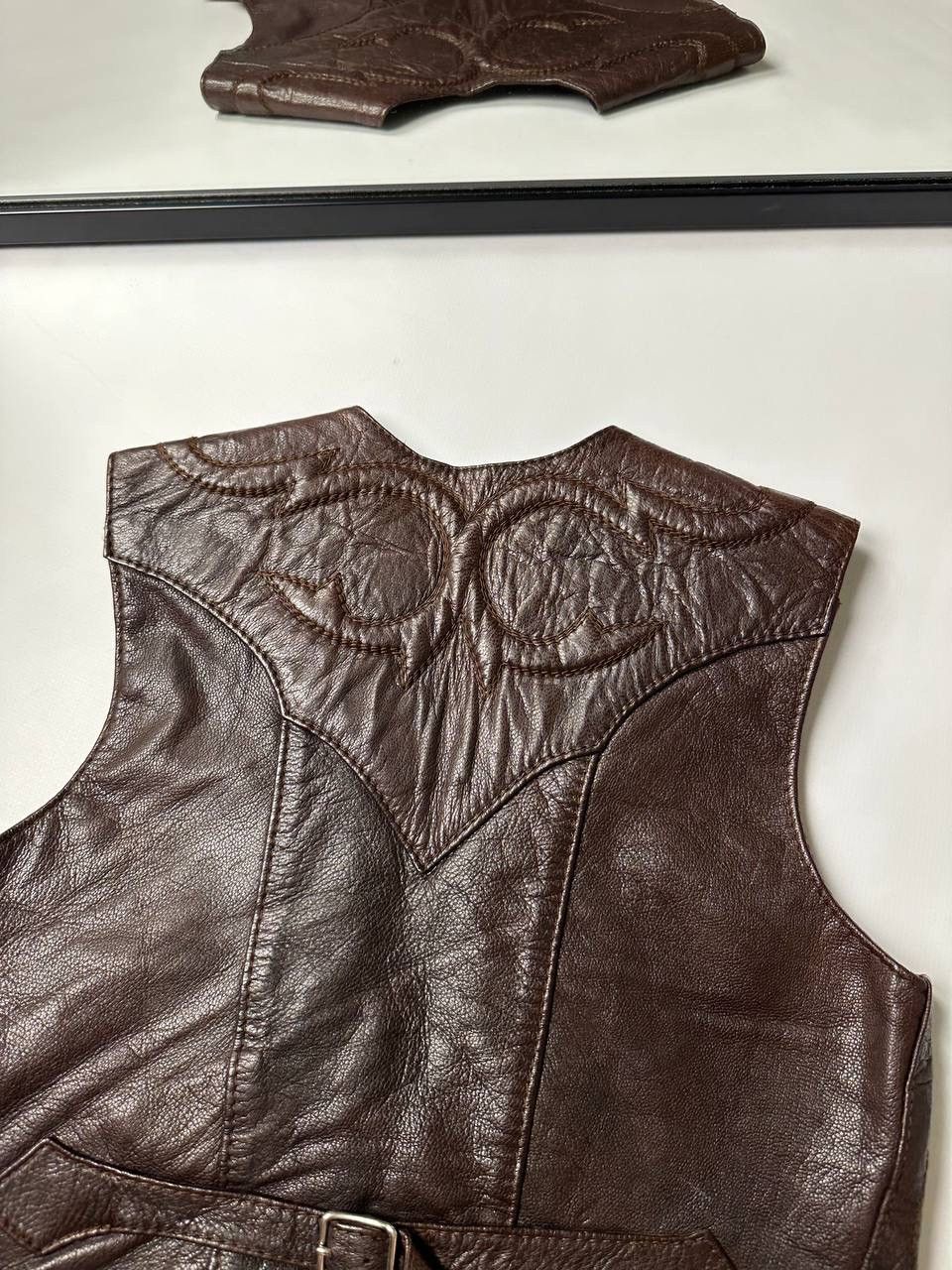 Cowboy Equipment 80s Cowboy Handmade Wester Leather Vest Mexico Vintage Spain Size S / US 4 / IT 40 - 18 Thumbnail