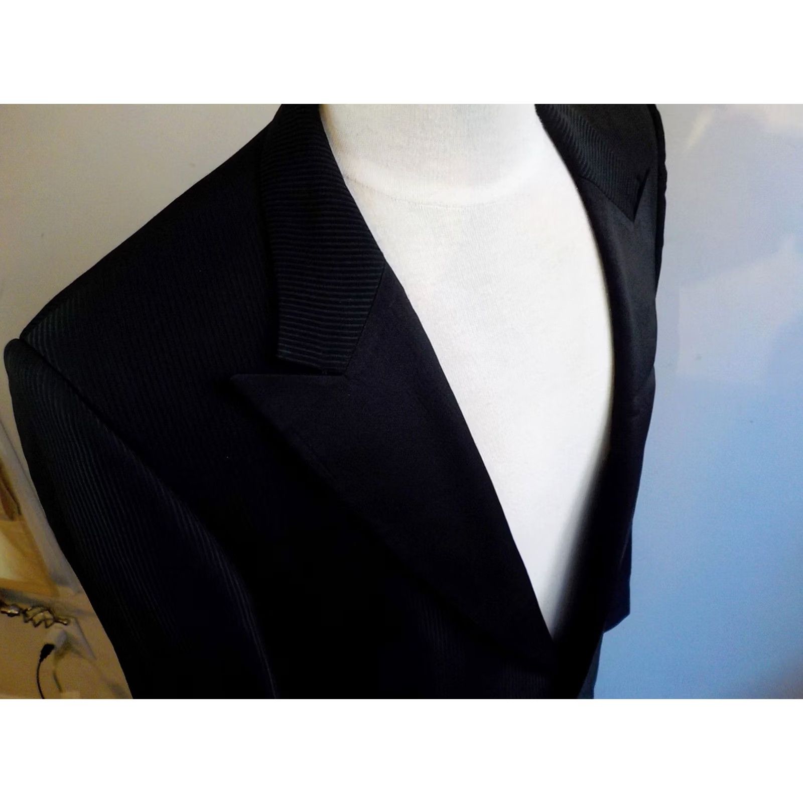 Hugo Boss VINTAGE BOSS HUGO BOSS Black Label Striped Tuxedo Blazer SZ 42R Mens Blazer Wool Blend Peak Lapel 42R Black Size 42R - 3 Thumbnail