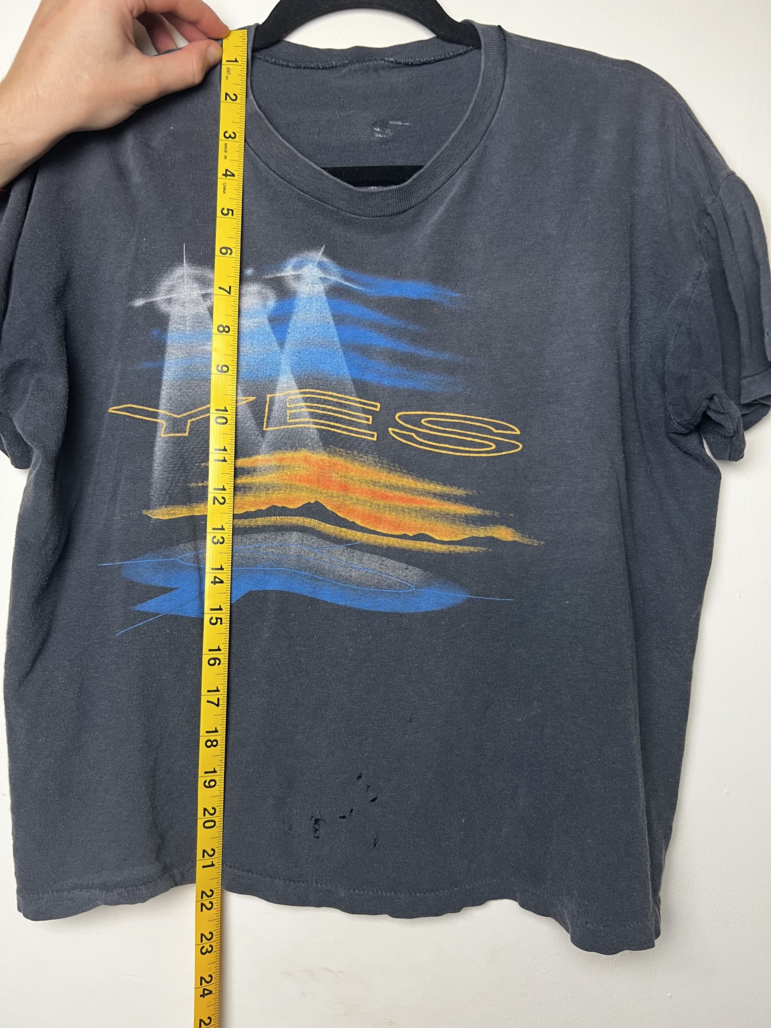Vintage Vintage YES 1984 World Tour Band T-Shirt Size US S / EU 44-46 / 1 - 15 Thumbnail