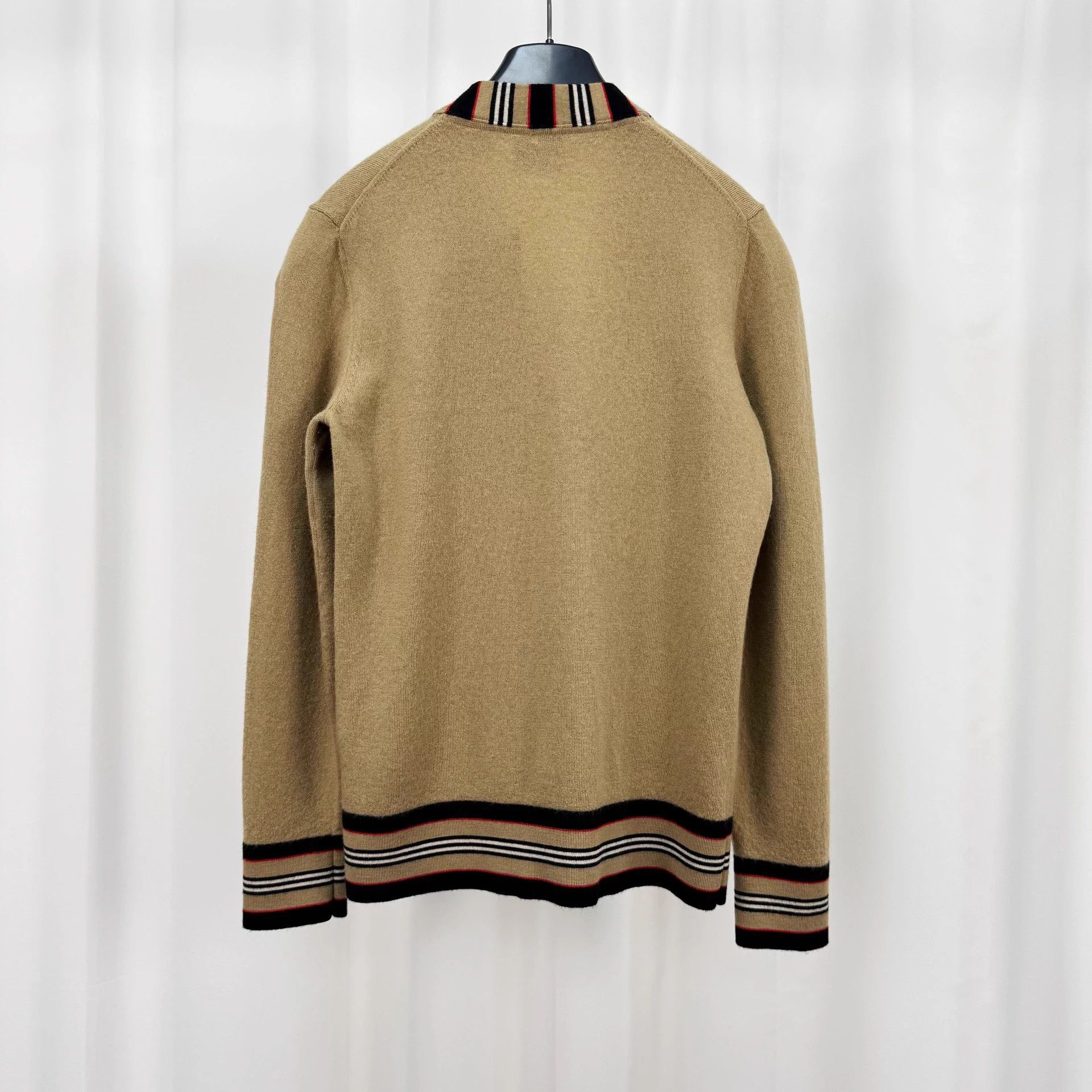 Burberry Burberry Camel Check Wool Knit Cardigan M 99 New Size US M / EU 48-50 / 2 - 2 Thumbnail