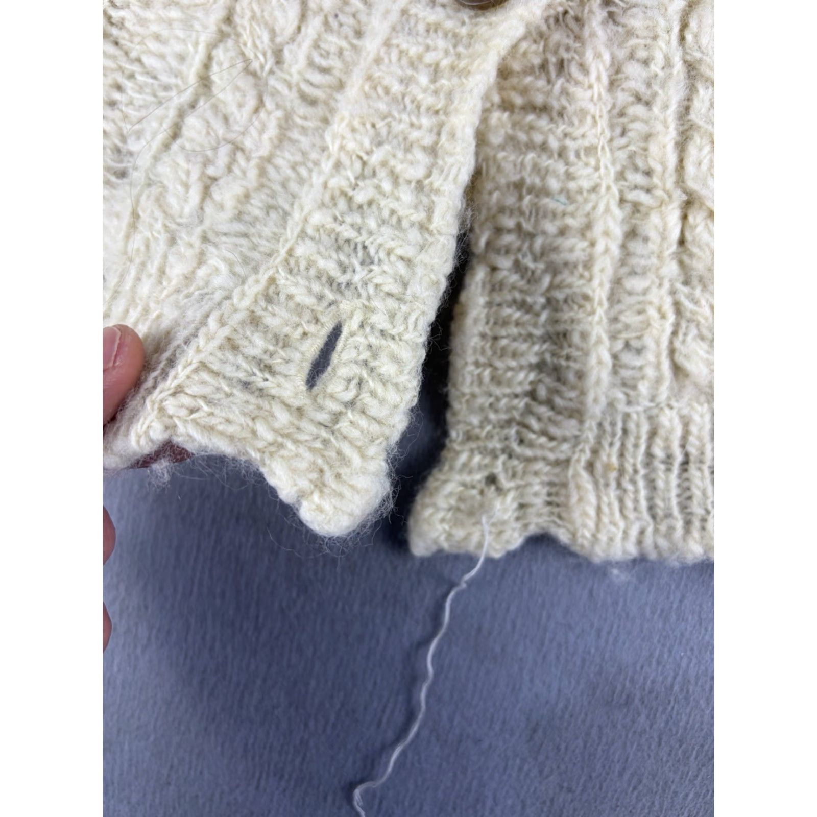 Acne Studios Acne Studios Sweater Cardigan Women M Wool Ivory V-Neck Long Sleeve Size M / US 6-8 / IT 42-44 - 4 Thumbnail