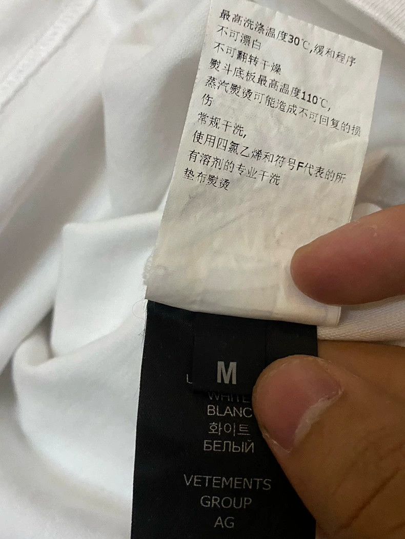 Vetements Vetements Embroidered short-sleeve Size US M / EU 48-50 / 2 - 6 Thumbnail