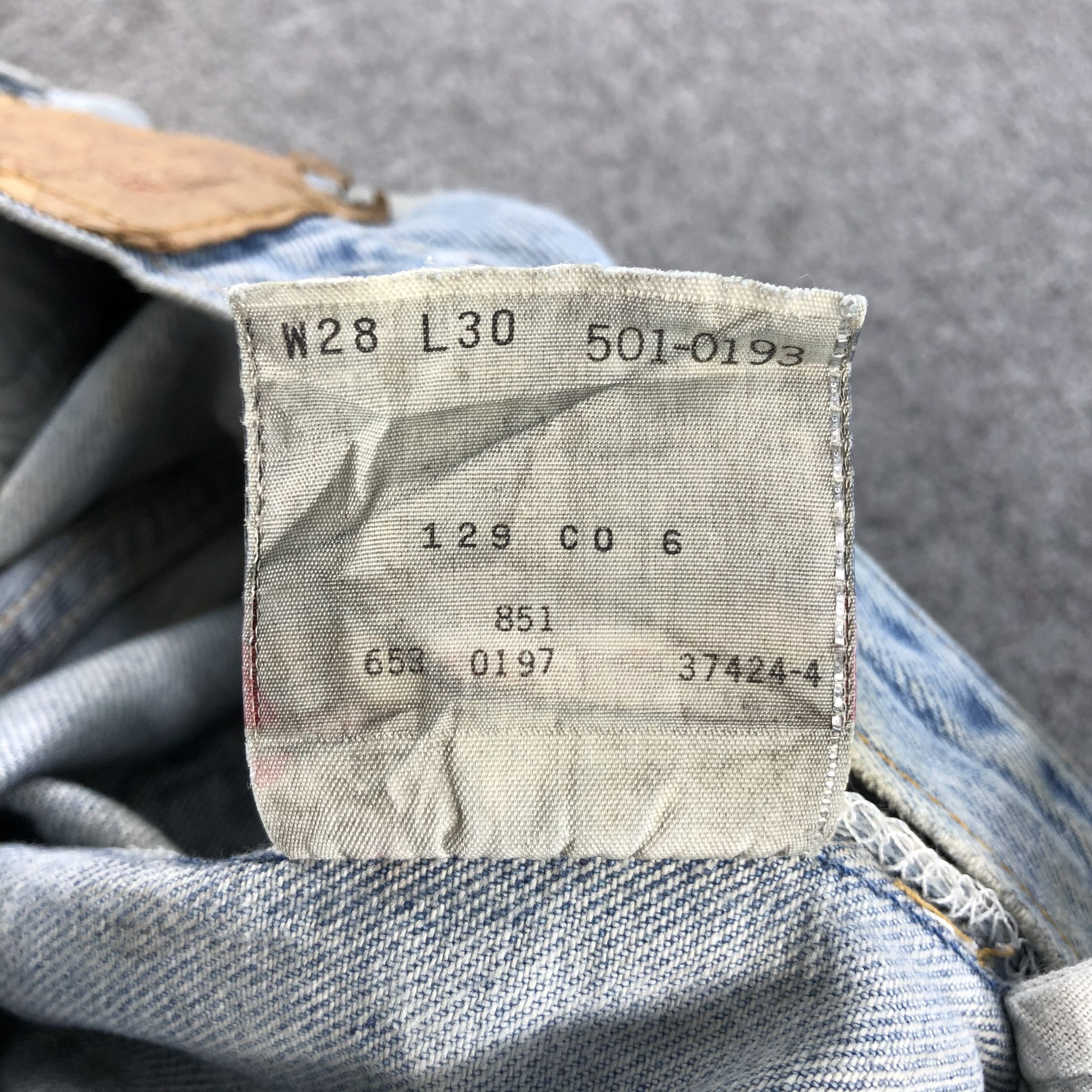 Levi's × Vintage 90s Vintage Dirty Light Wash Levis 501 Jeans-J1741 Size US 26 / EU 42 - 12 Thumbnail