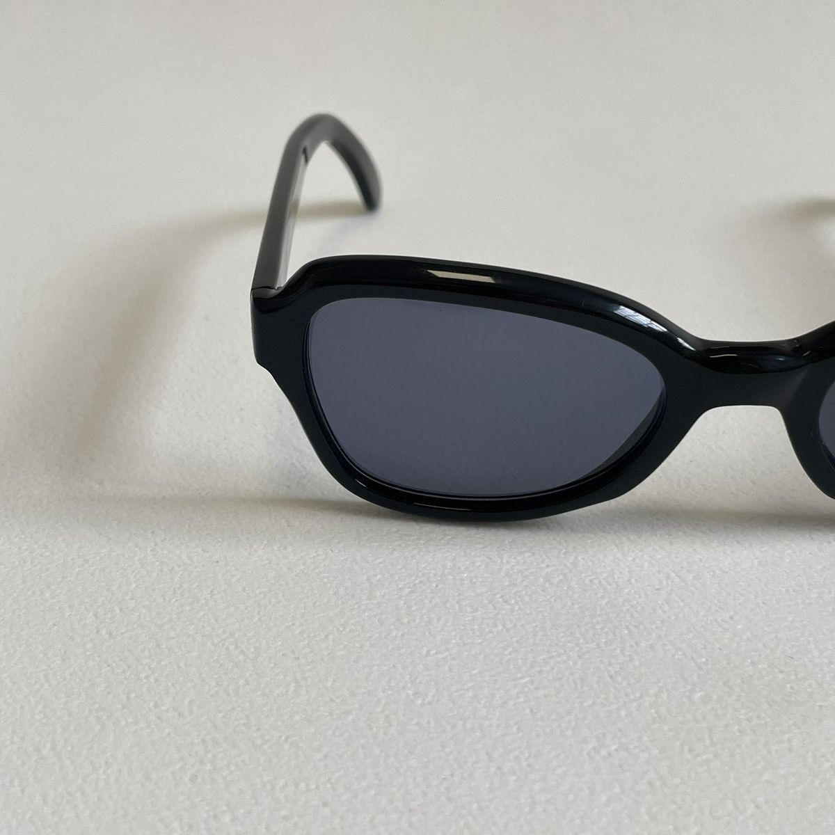 Cutler and Gross Black ‘Oval Shape Lens’ Vintage Sunglasses Size ONE SIZE - 4 Thumbnail