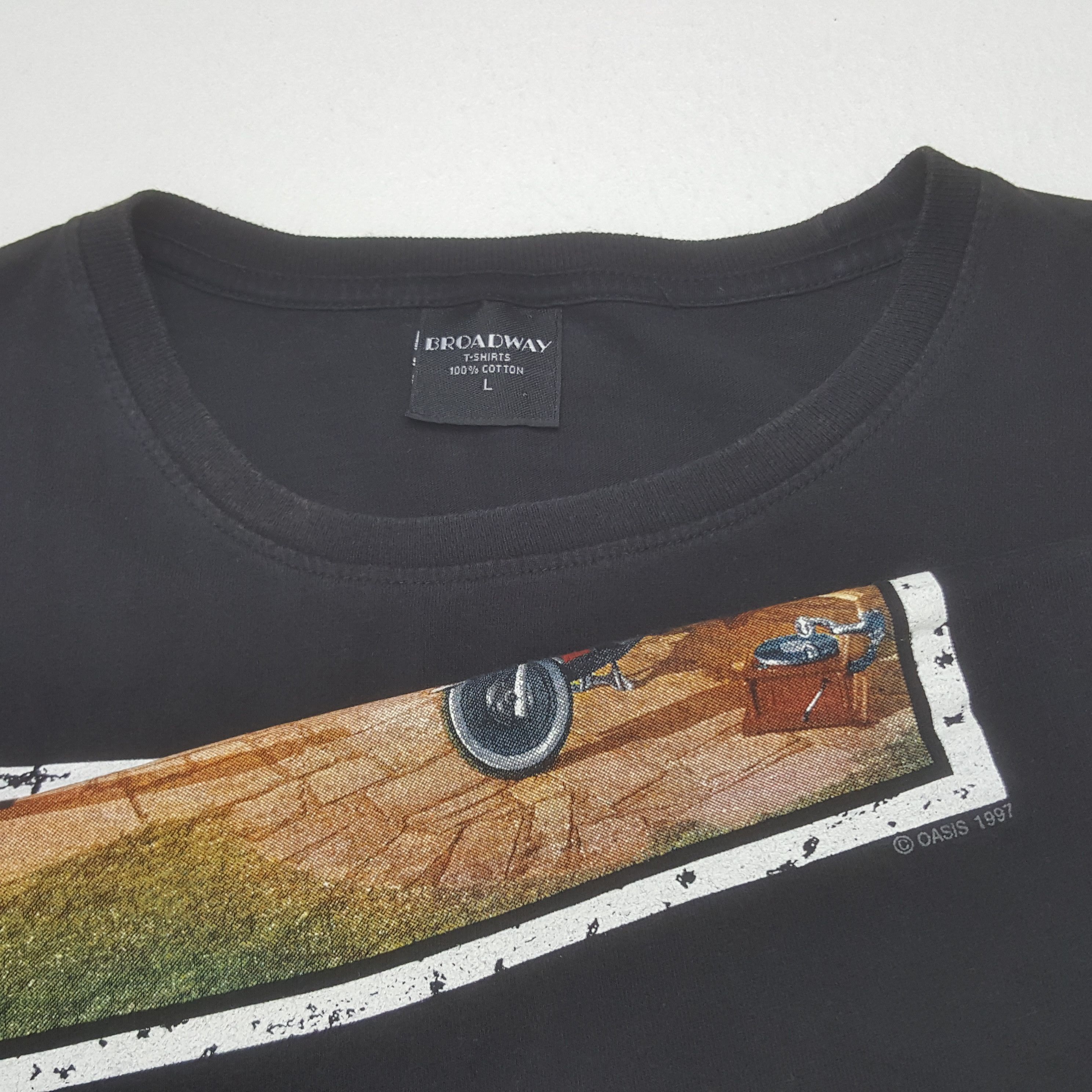 Band Tees Vintage Oasis British Rock Band Tshirt C319N9 Size US XL / EU 56 / 4 - 4 Thumbnail