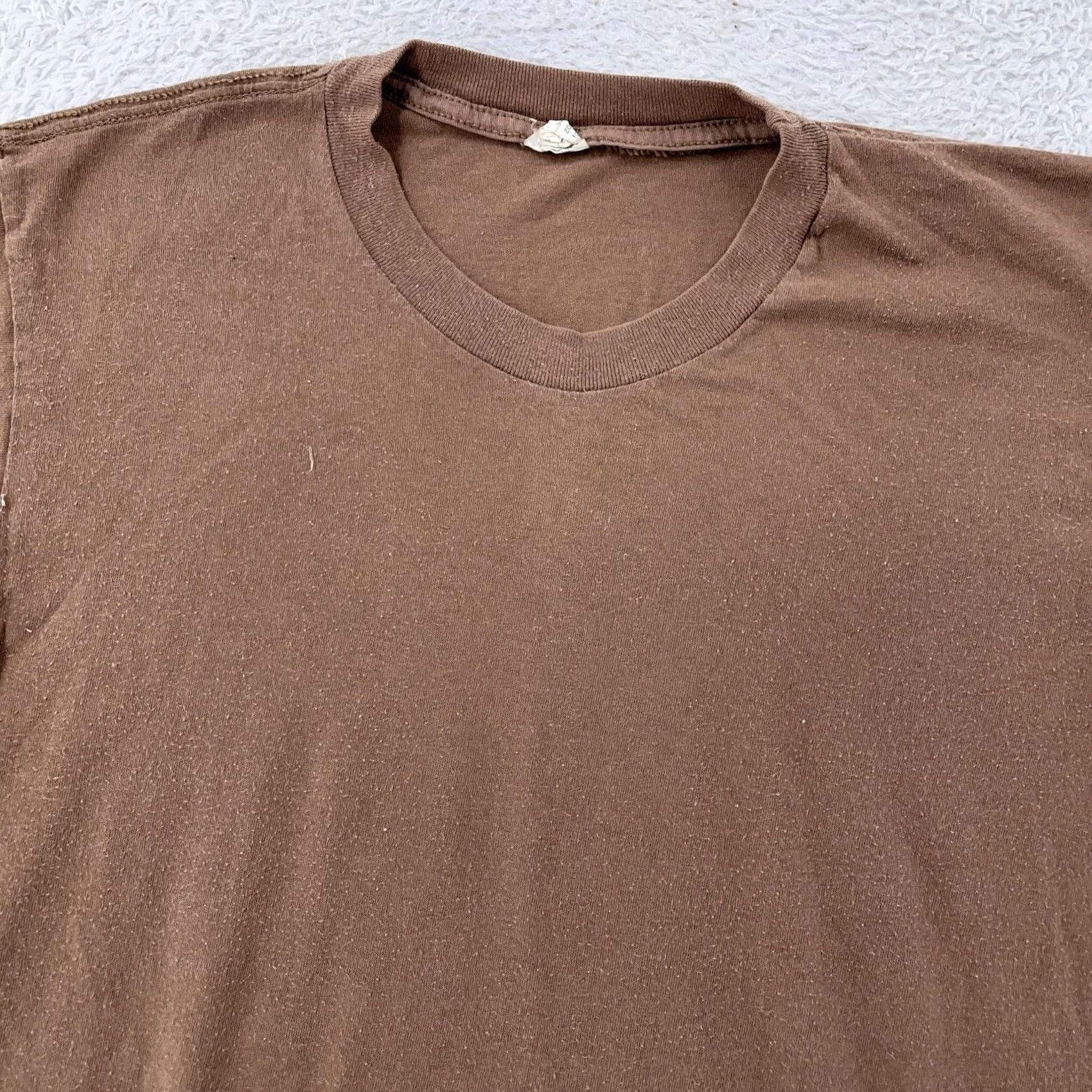 Vintage VINTAGE Brown V-Neck Shirt Mens XS 100% Combed Cotton Tee T-Shirt Blank Size US XS / EU 42 / 0 - 2 Thumbnail